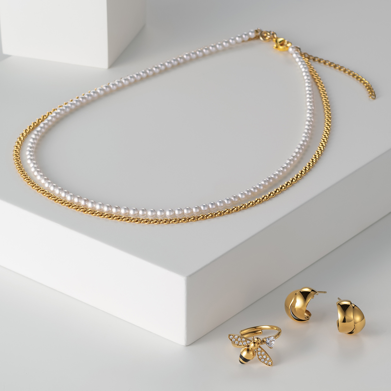 キラレ ステンレス インフィニティカーブ チェーンネックレス＆ 貝パールネックレス ２本セット