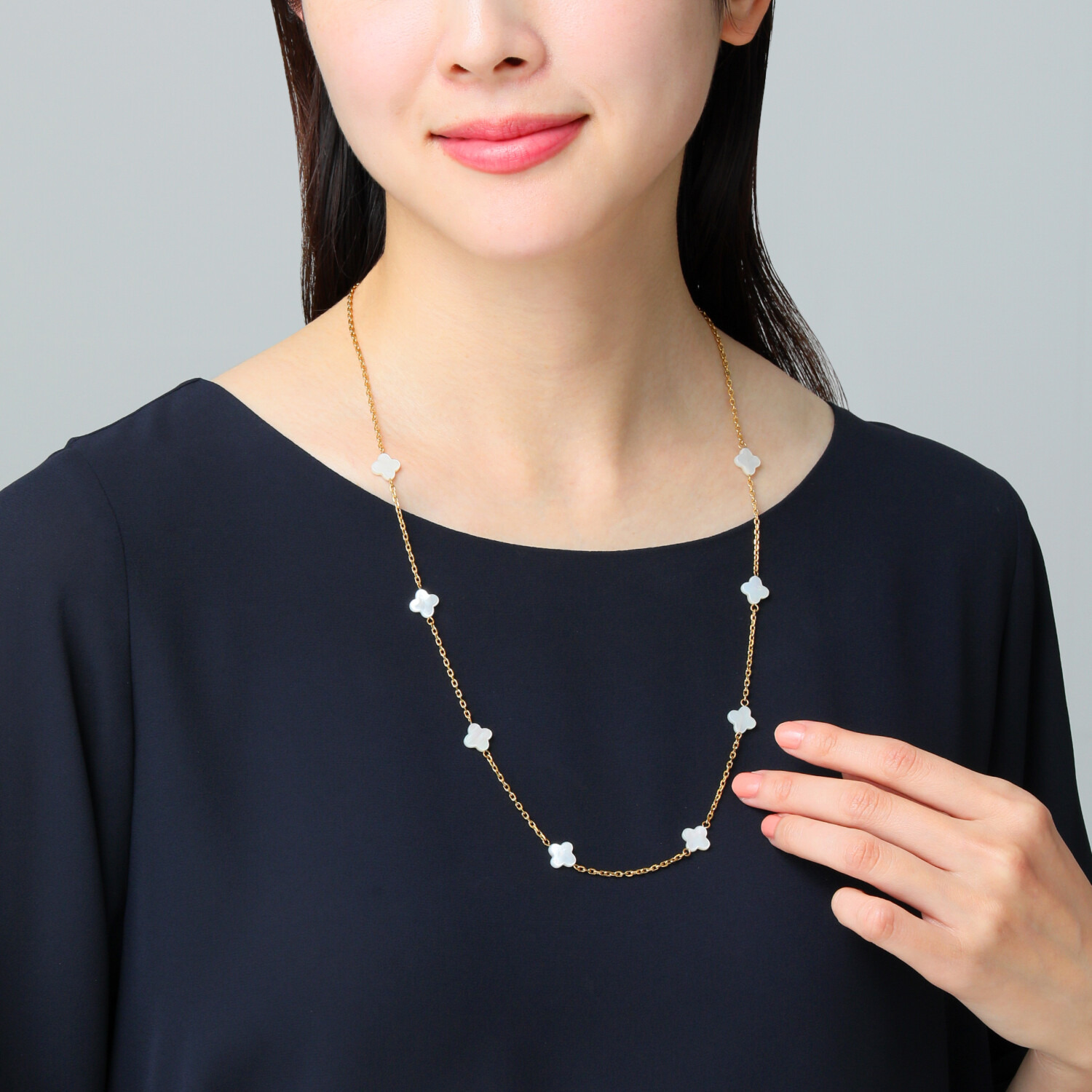 キラレ ステンレス マザーオブパール クローバーモティーフ ステーション ロングネックレス