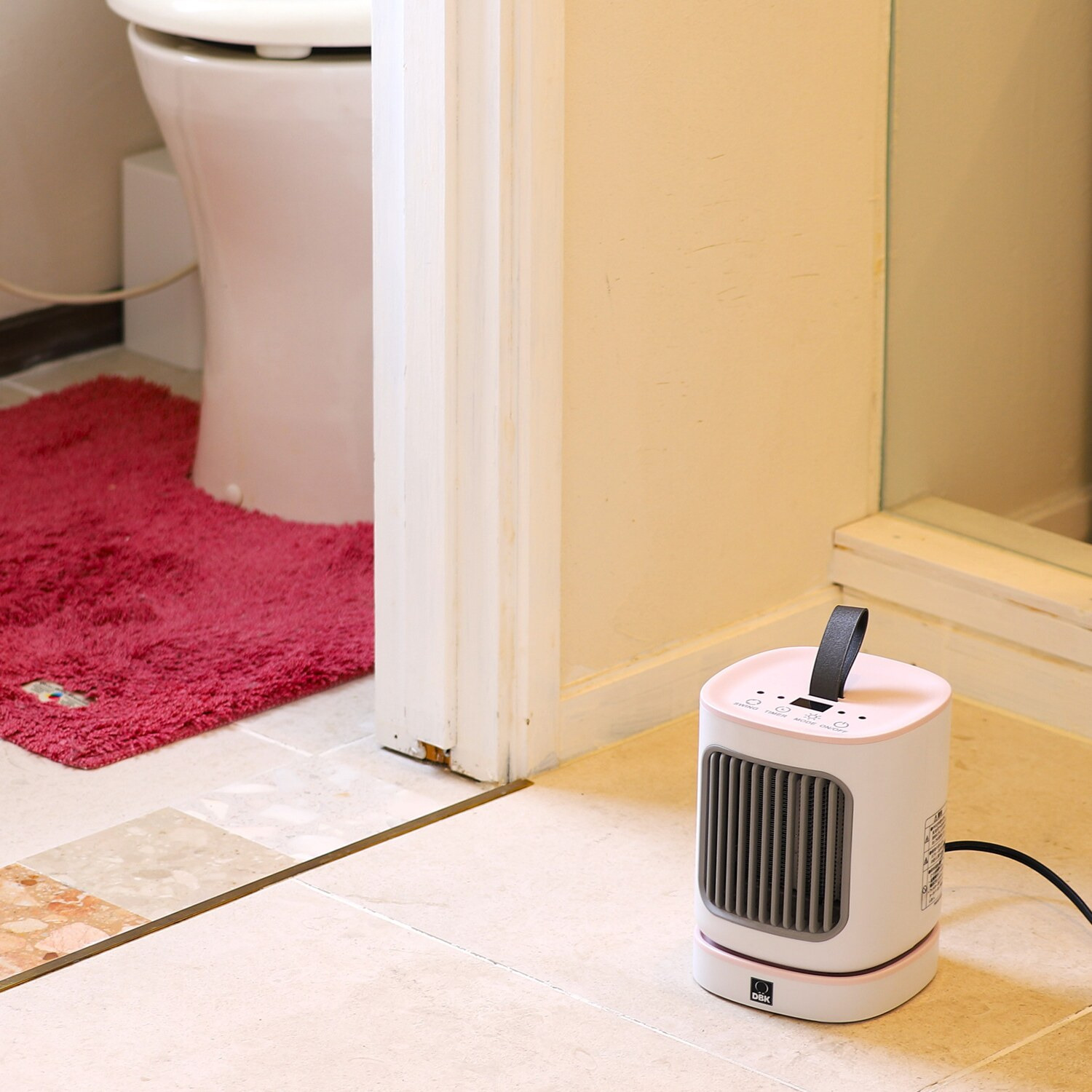 ＤＢＫ 軽量コンパクトで 持ち運びらくらく 首振り機能搭載 セラミックファンヒーター ＤＣＷ６００