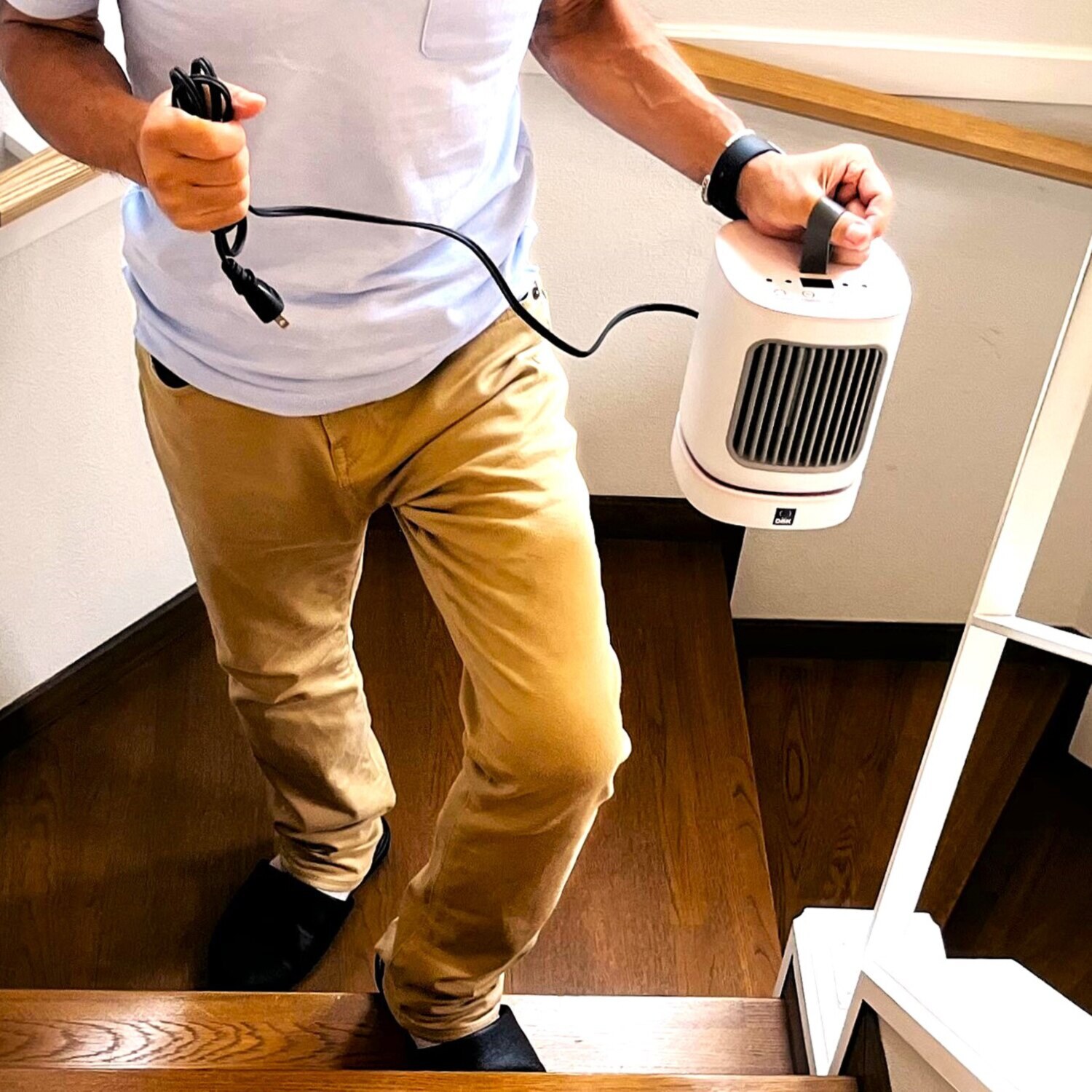 ＤＢＫ 軽量コンパクトで 持ち運びらくらく 首振り機能搭載 セラミックファンヒーター ＤＣＷ６００