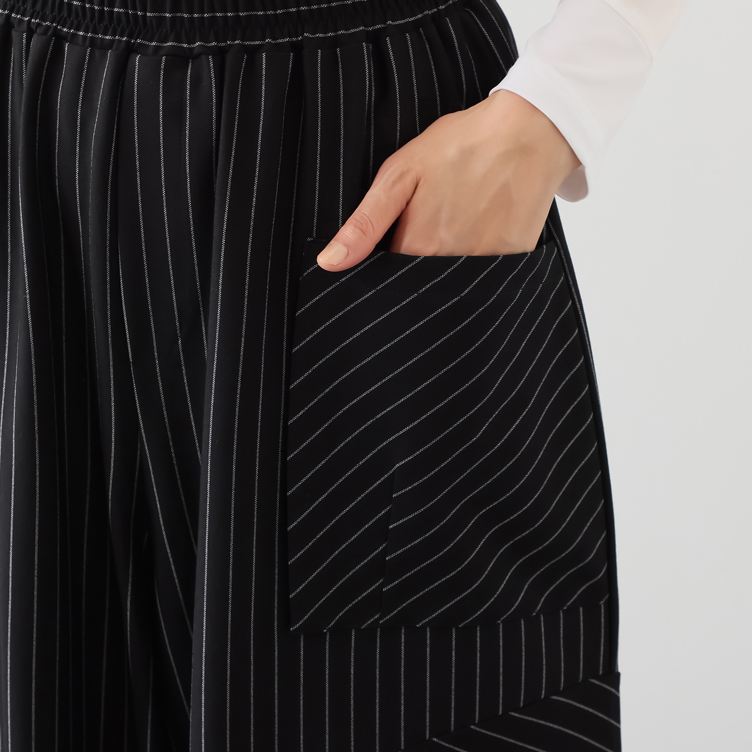 コイビトミサキ 切替デザイン コクーンシルエット パンツ