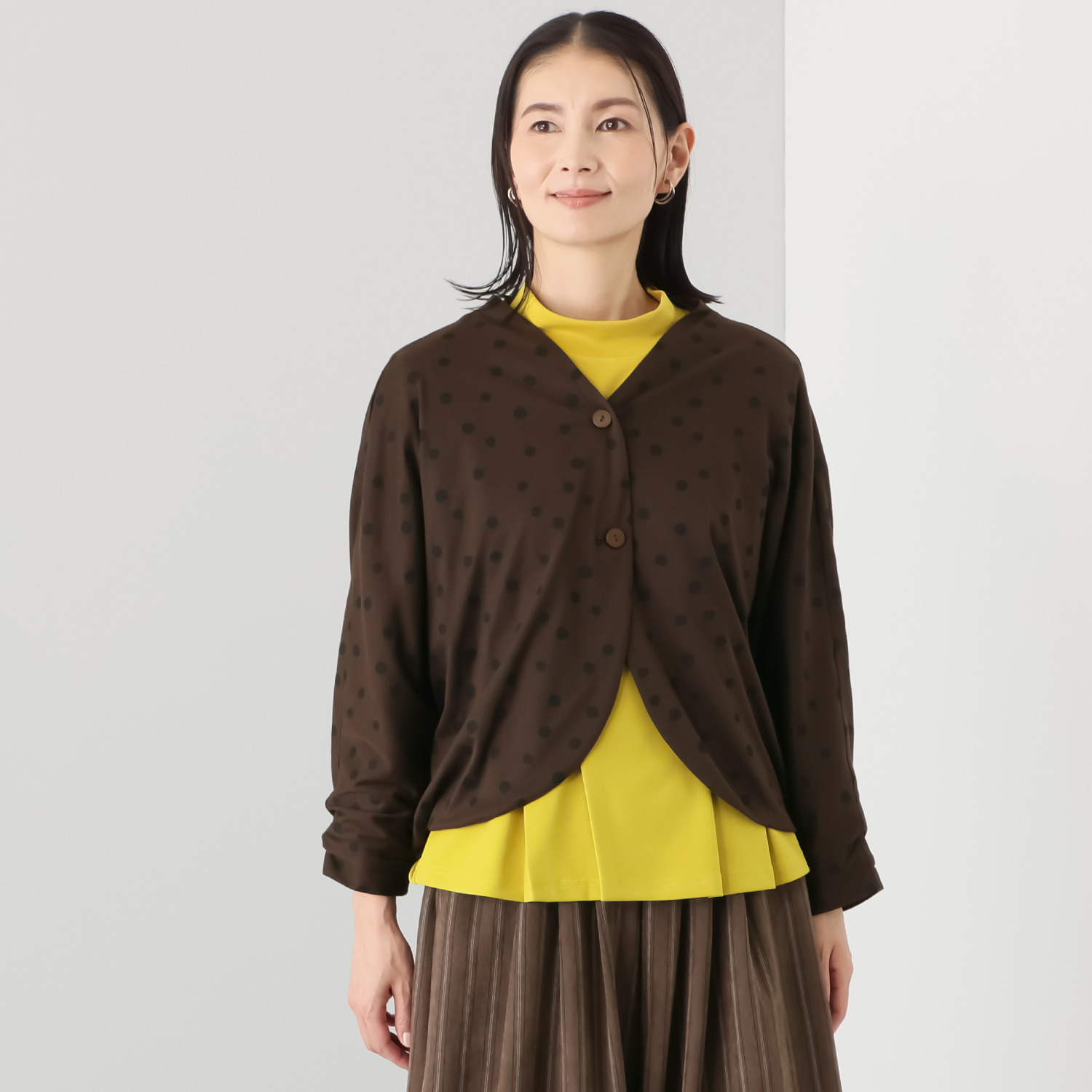 ベルポニー ドットプリント入り ストレッチジャージー使用 リラックスシルエット デザインカーディガン