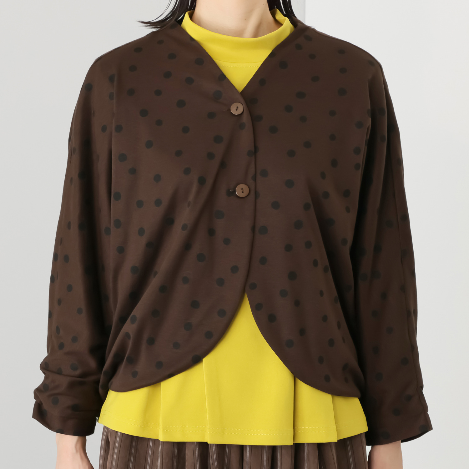 ベルポニー ドットプリント入り ストレッチジャージー使用 リラックスシルエット デザインカーディガン