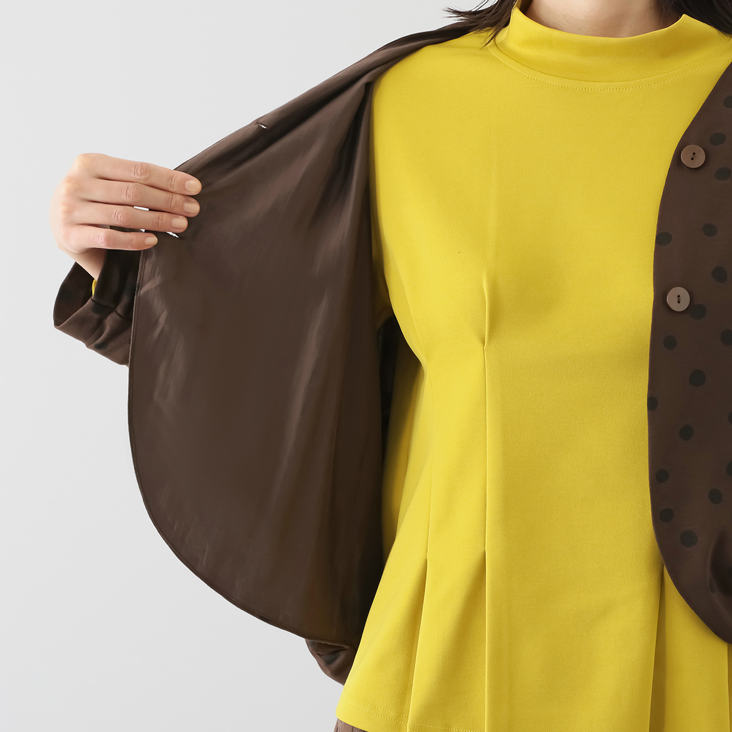 ベルポニー ドットプリント入り ストレッチジャージー使用 リラックスシルエット デザインカーディガン