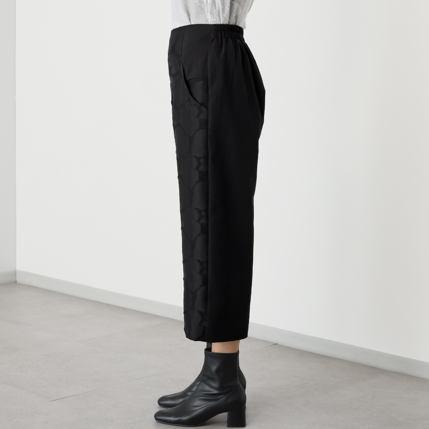 ヨシヨシ バイ　ピージェイ 異素材切替 セミワイドシルエット デザインパンツ