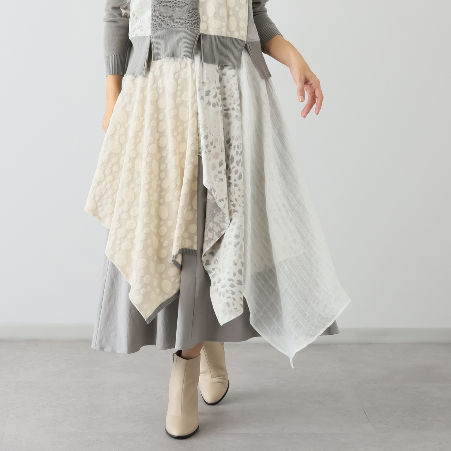 ヨシヨシ バイ　ピージェイ 異素材切替 Ａラインシルエット デザインフリルスカート