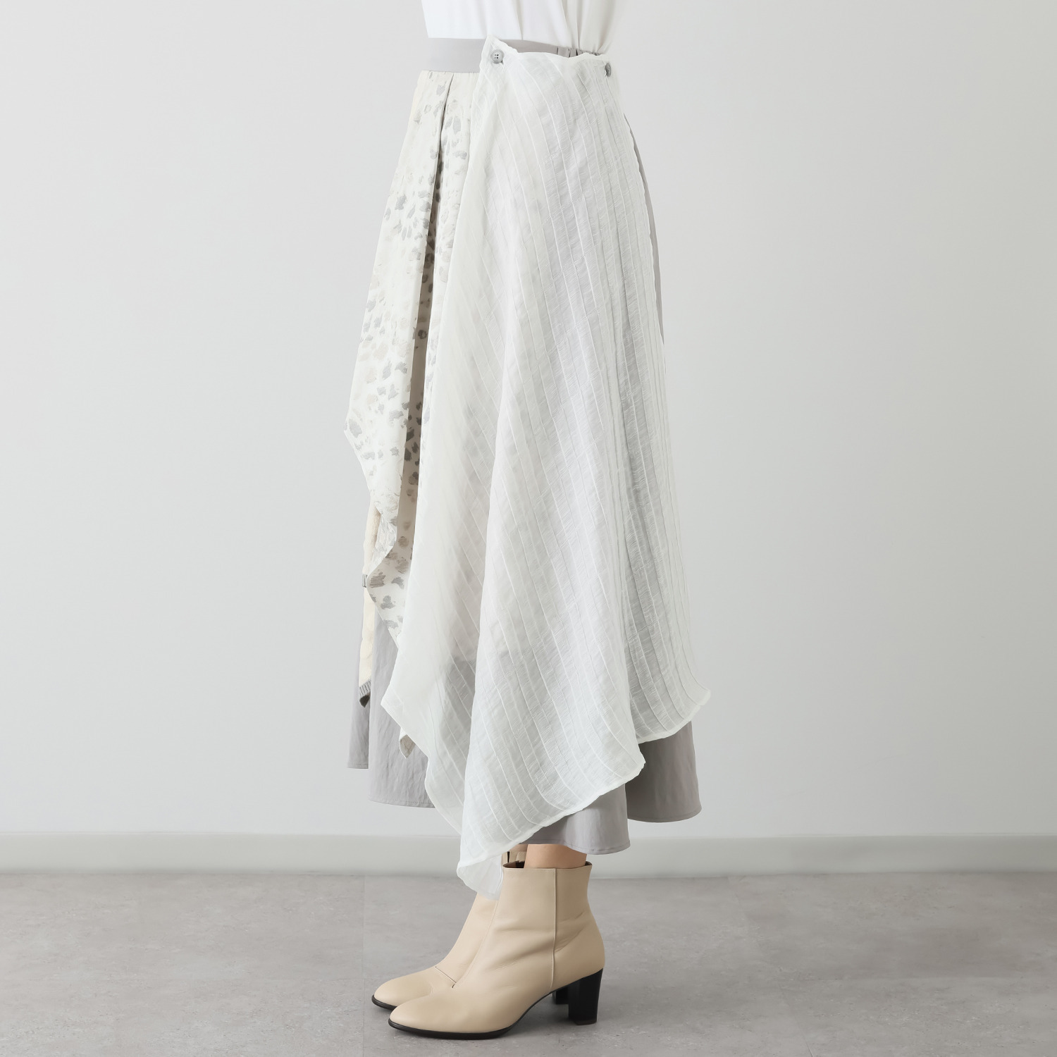 ヨシヨシ バイ　ピージェイ 異素材切替 Ａラインシルエット デザインフリルスカート