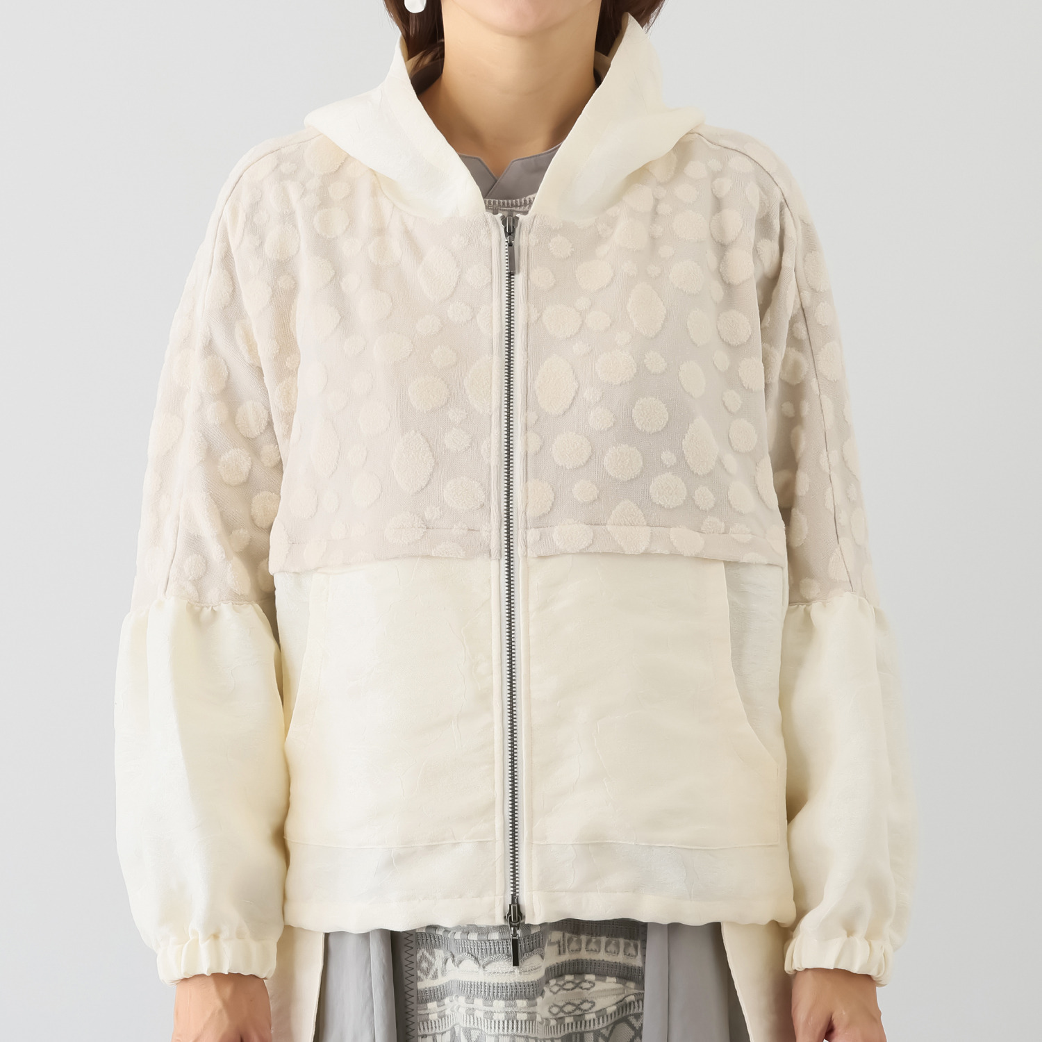 ヨシヨシ バイ　ピージェイ 異素材切替 リラックスシルエット デザインフード付 ジップアップジャケット