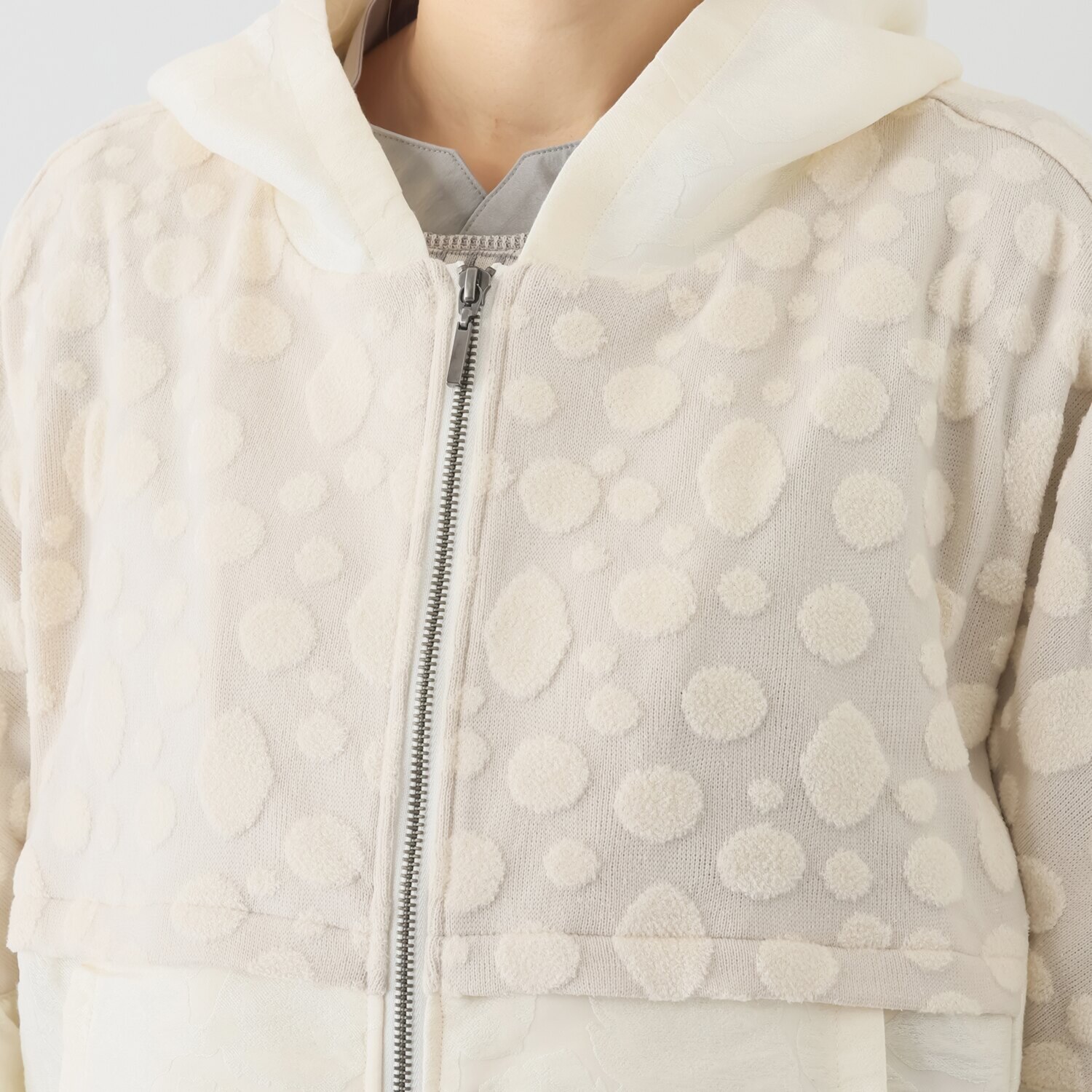 ヨシヨシ バイ　ピージェイ 異素材切替 リラックスシルエット デザインフード付 ジップアップジャケット