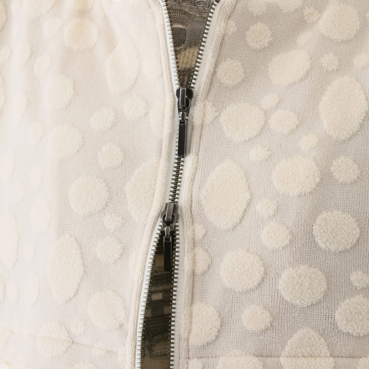 ヨシヨシ バイ　ピージェイ 異素材切替 リラックスシルエット デザインフード付 ジップアップジャケット