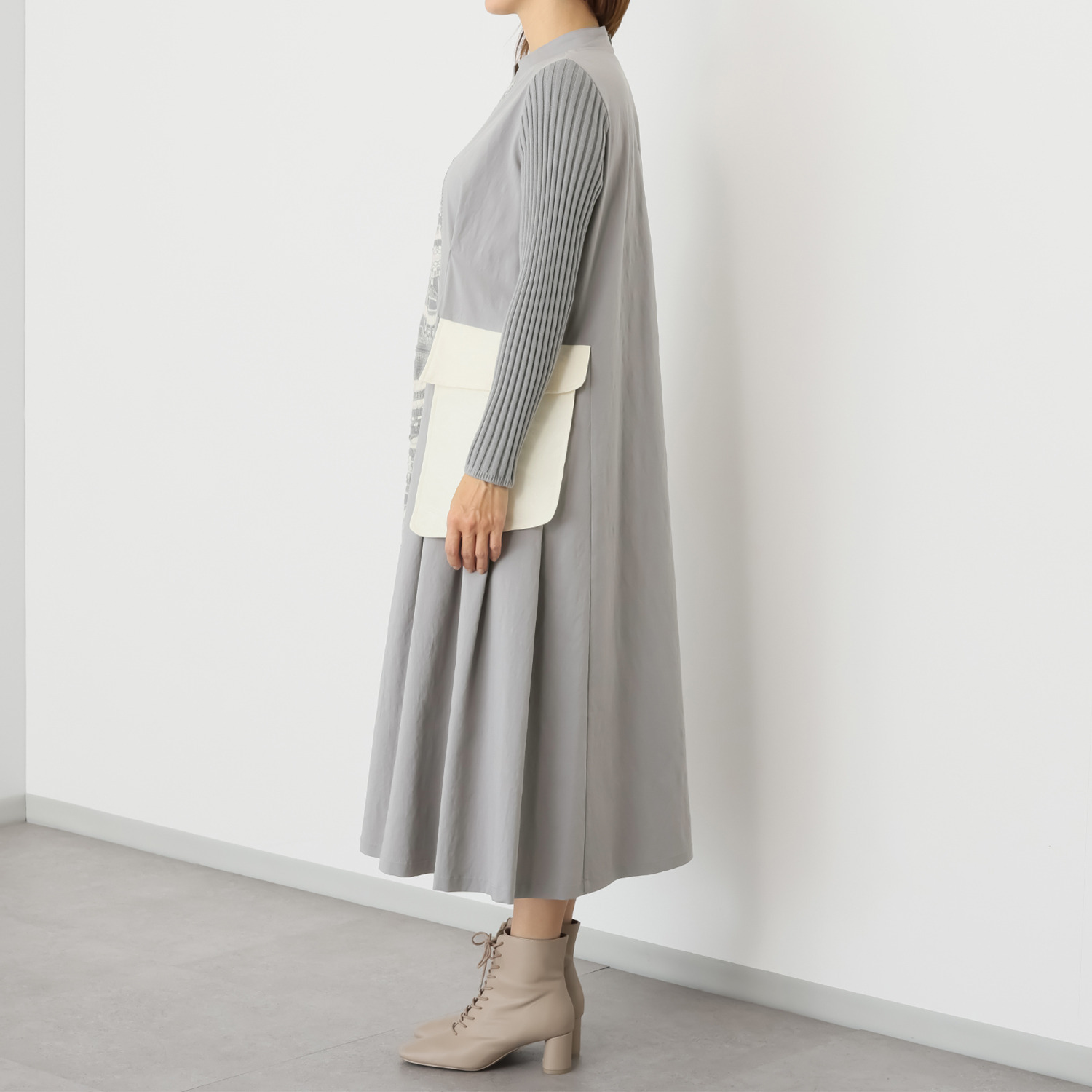 ヨシヨシ バイ　ピージェイ 異素材切替 Ａラインシルエット デザインワンピース