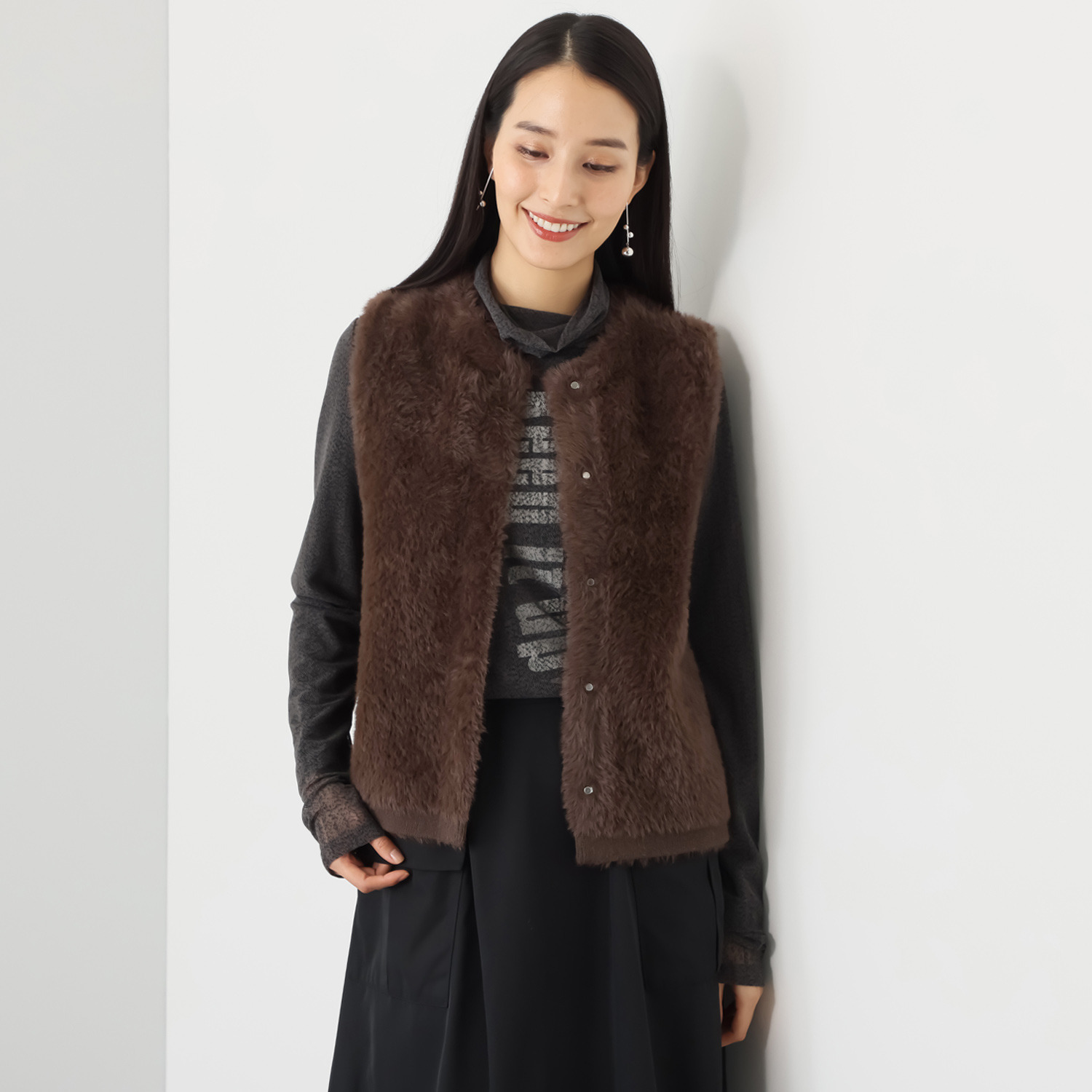 オン　ザ　エッジ 柔らかストレッチ ダブルフェイス クルーネック ニットベスト