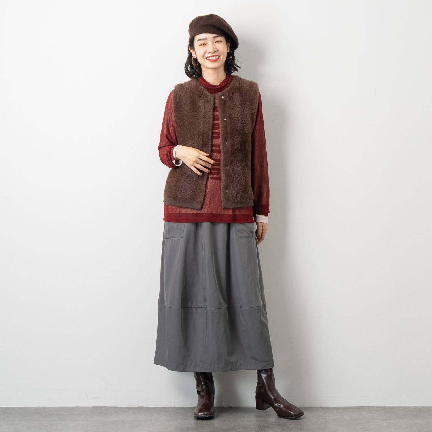 オン　ザ　エッジ 柔らかストレッチ ダブルフェイス クルーネック ニットベスト