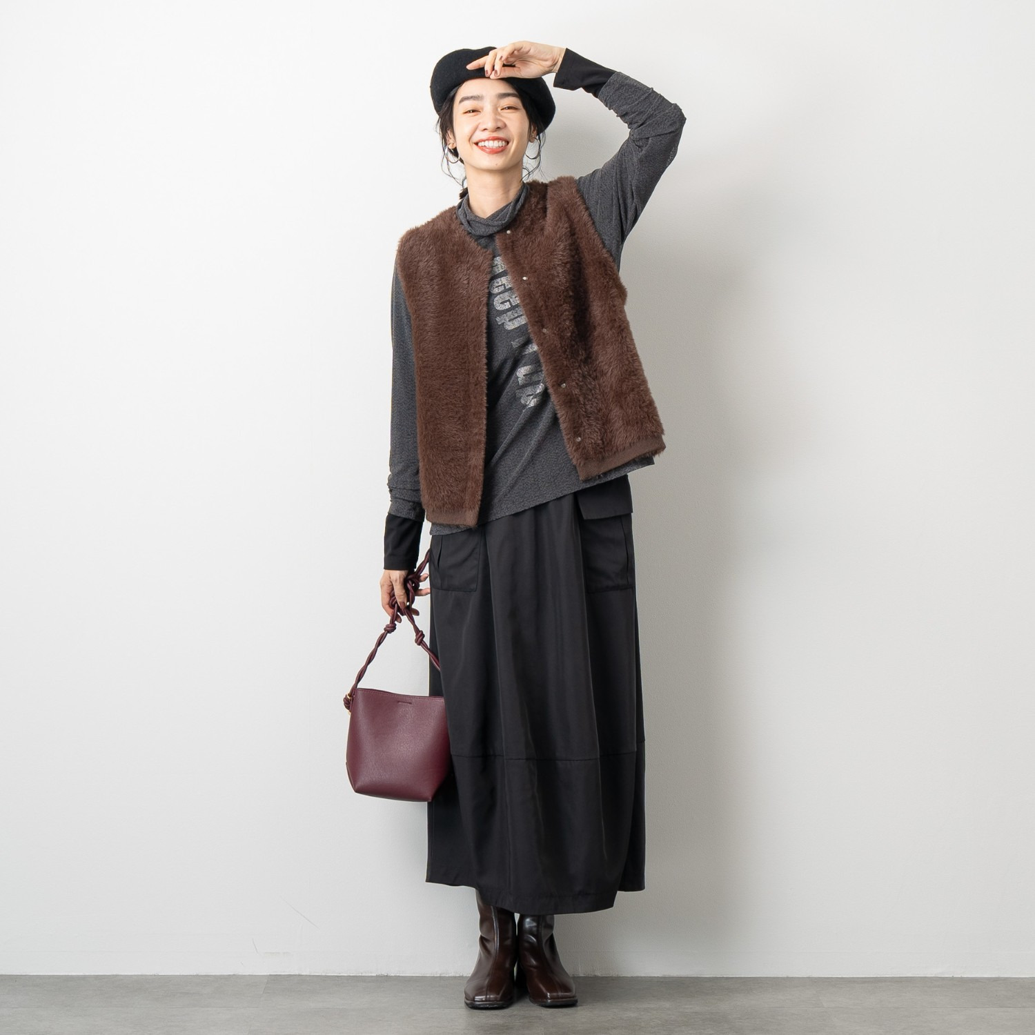 オン　ザ　エッジ 柔らかストレッチ ダブルフェイス クルーネック ニットベスト