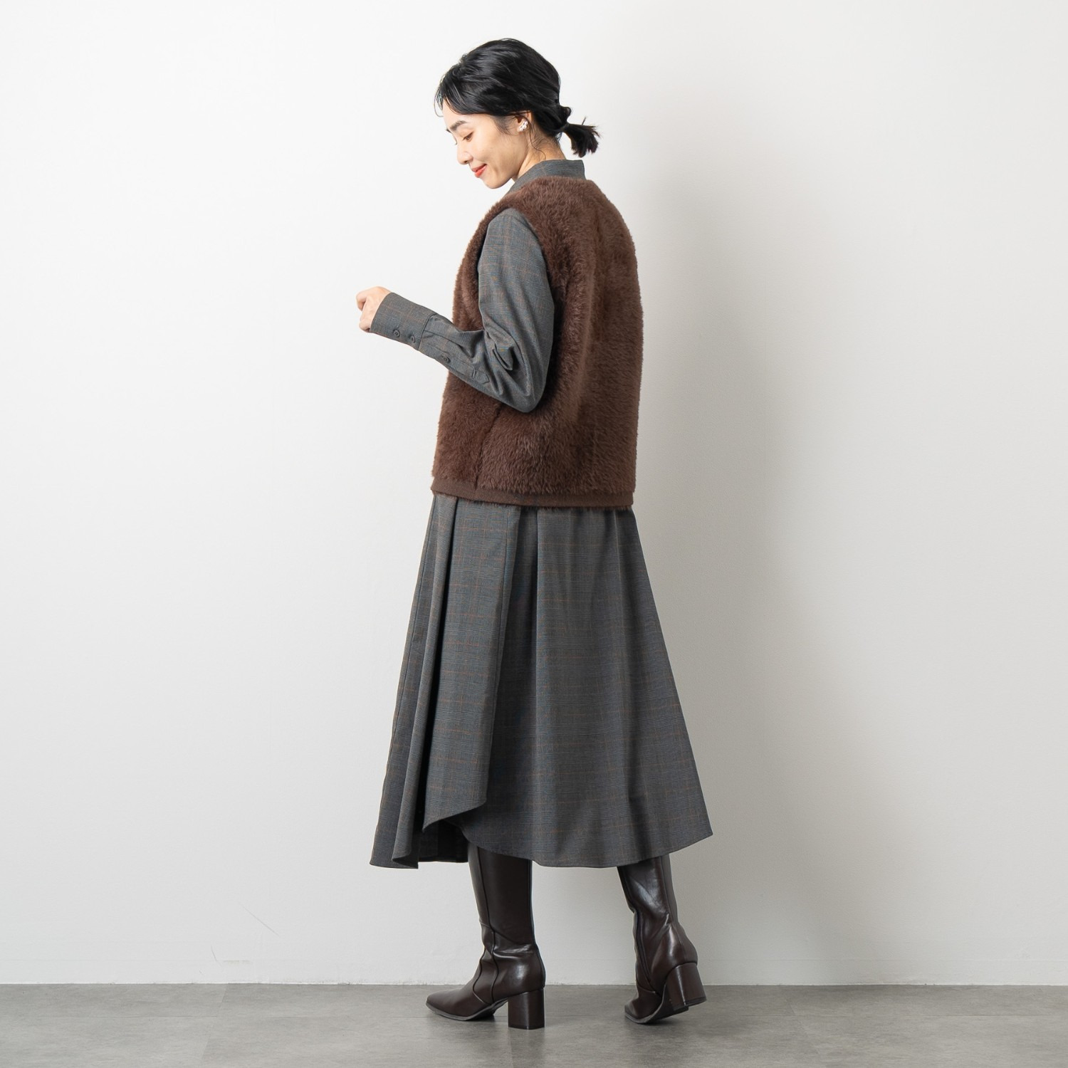 オン　ザ　エッジ 柔らかストレッチ ダブルフェイス クルーネック ニットベスト