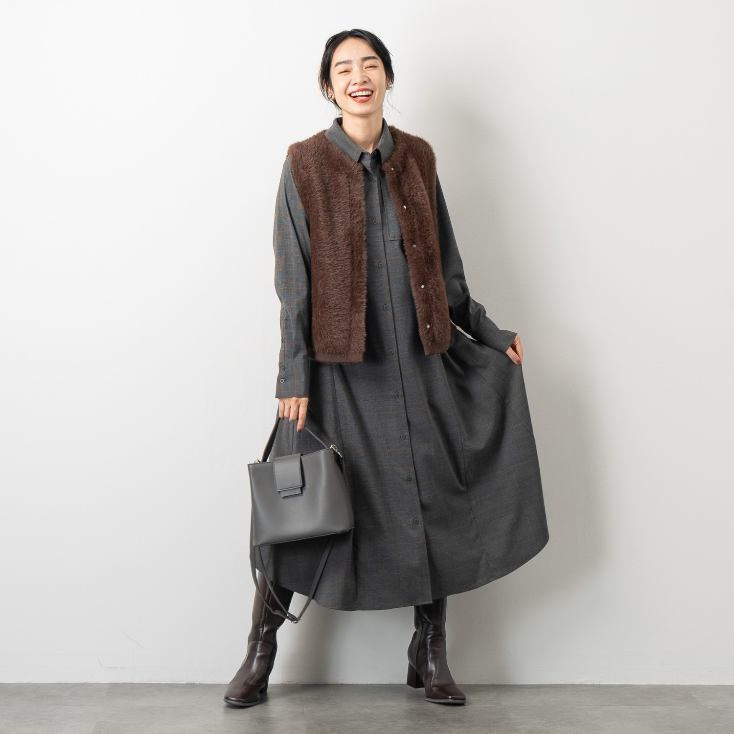 オン　ザ　エッジ 柔らかストレッチ ダブルフェイス クルーネック ニットベスト