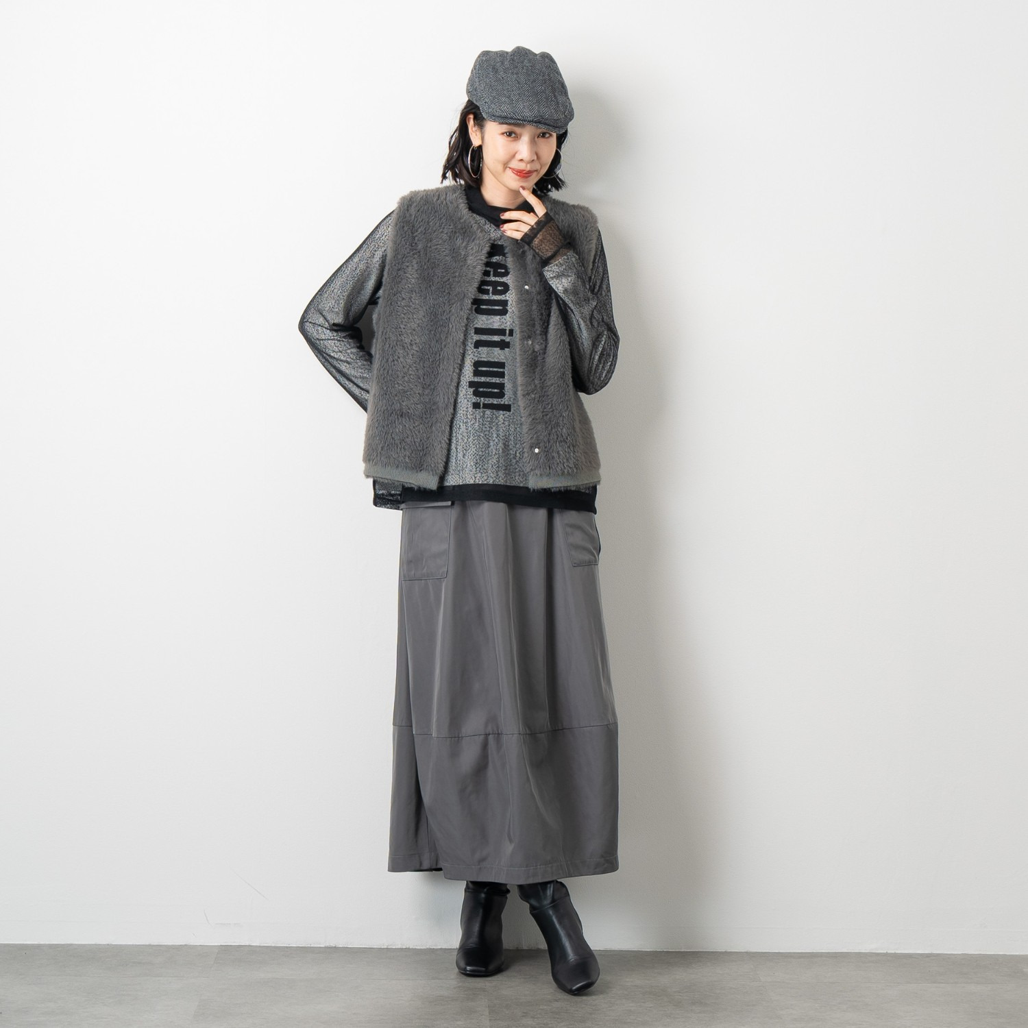 オン　ザ　エッジ 柔らかストレッチ ダブルフェイス クルーネック ニットベスト