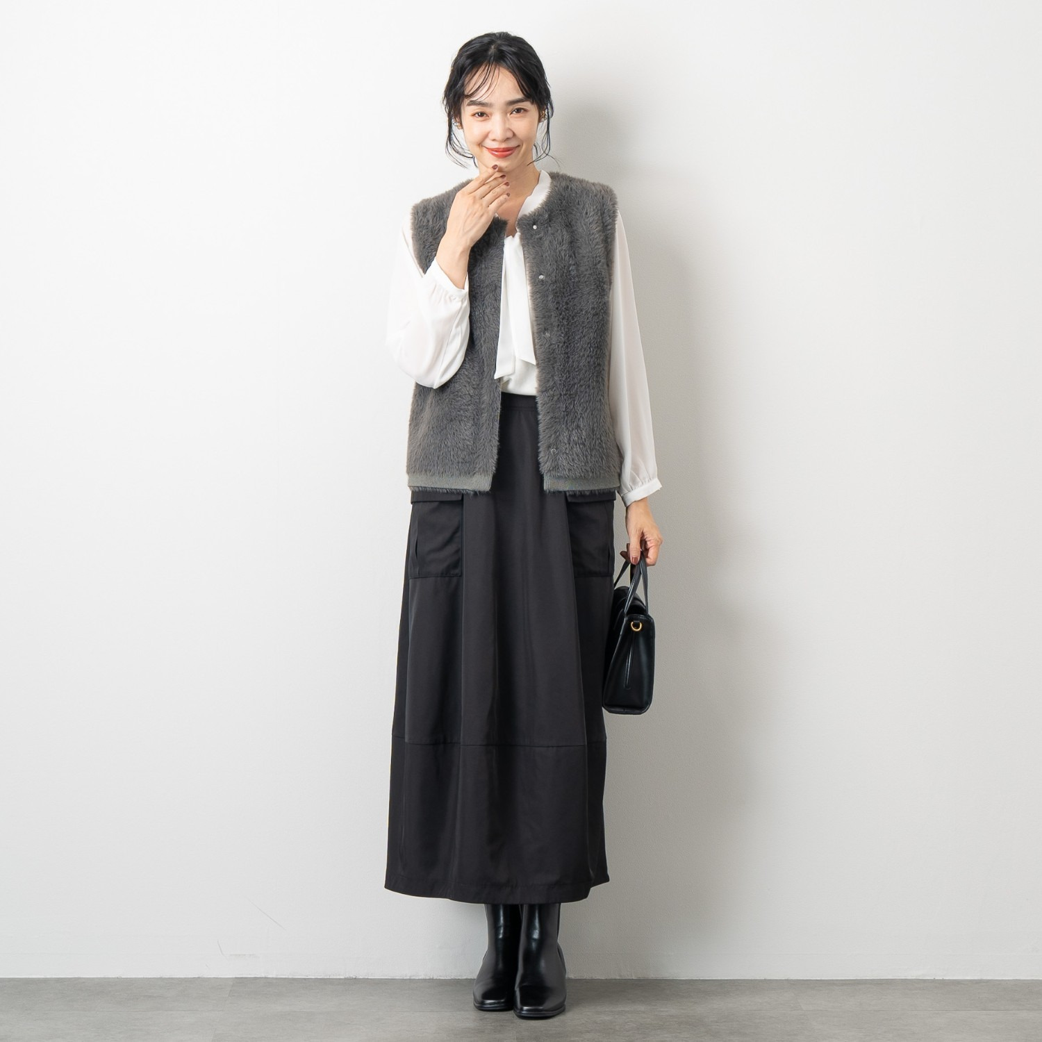 オン　ザ　エッジ 柔らかストレッチ ダブルフェイス クルーネック ニットベスト