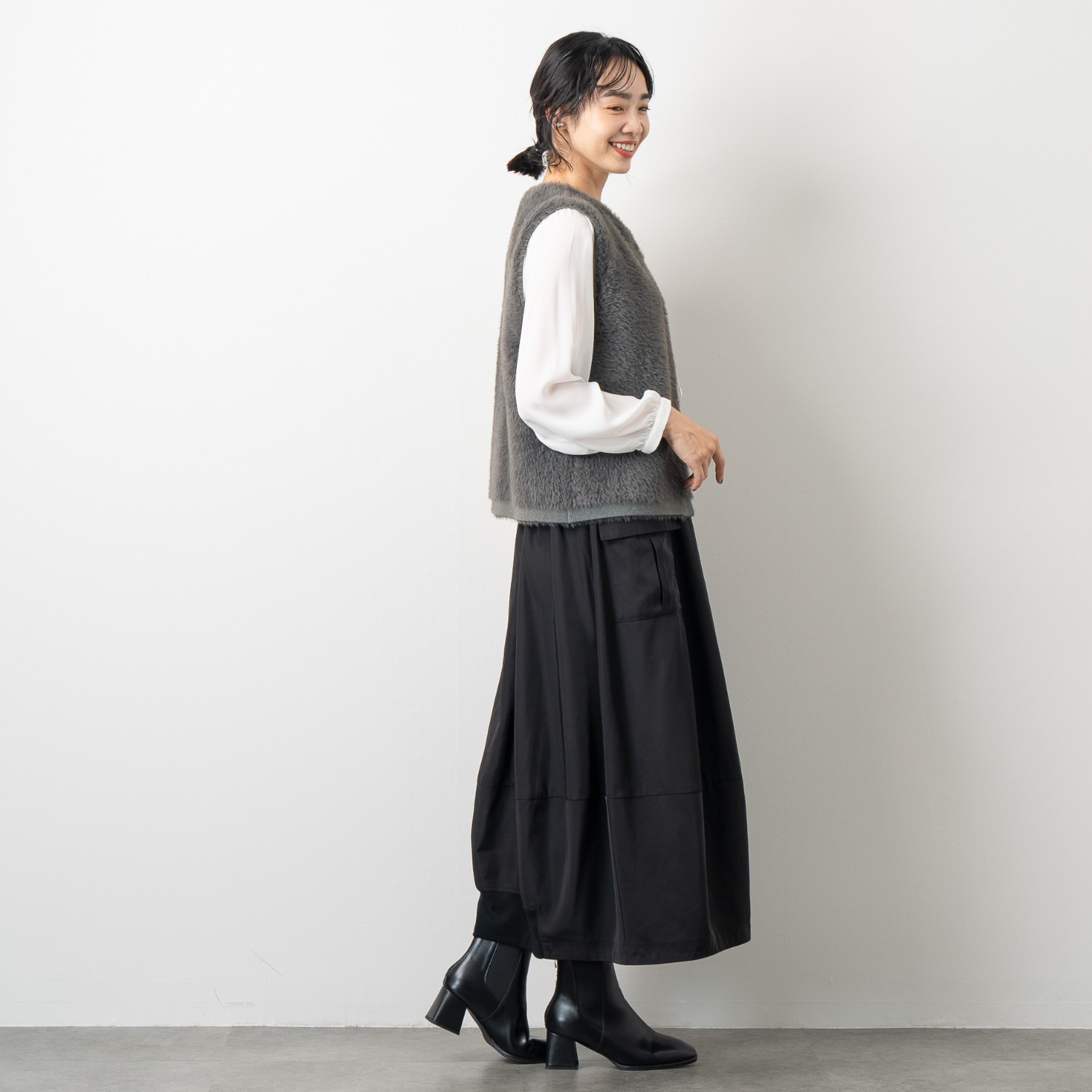 オン　ザ　エッジ バレルシルエットが新しい 大人テイストが光る ワークポケット ロングスカート