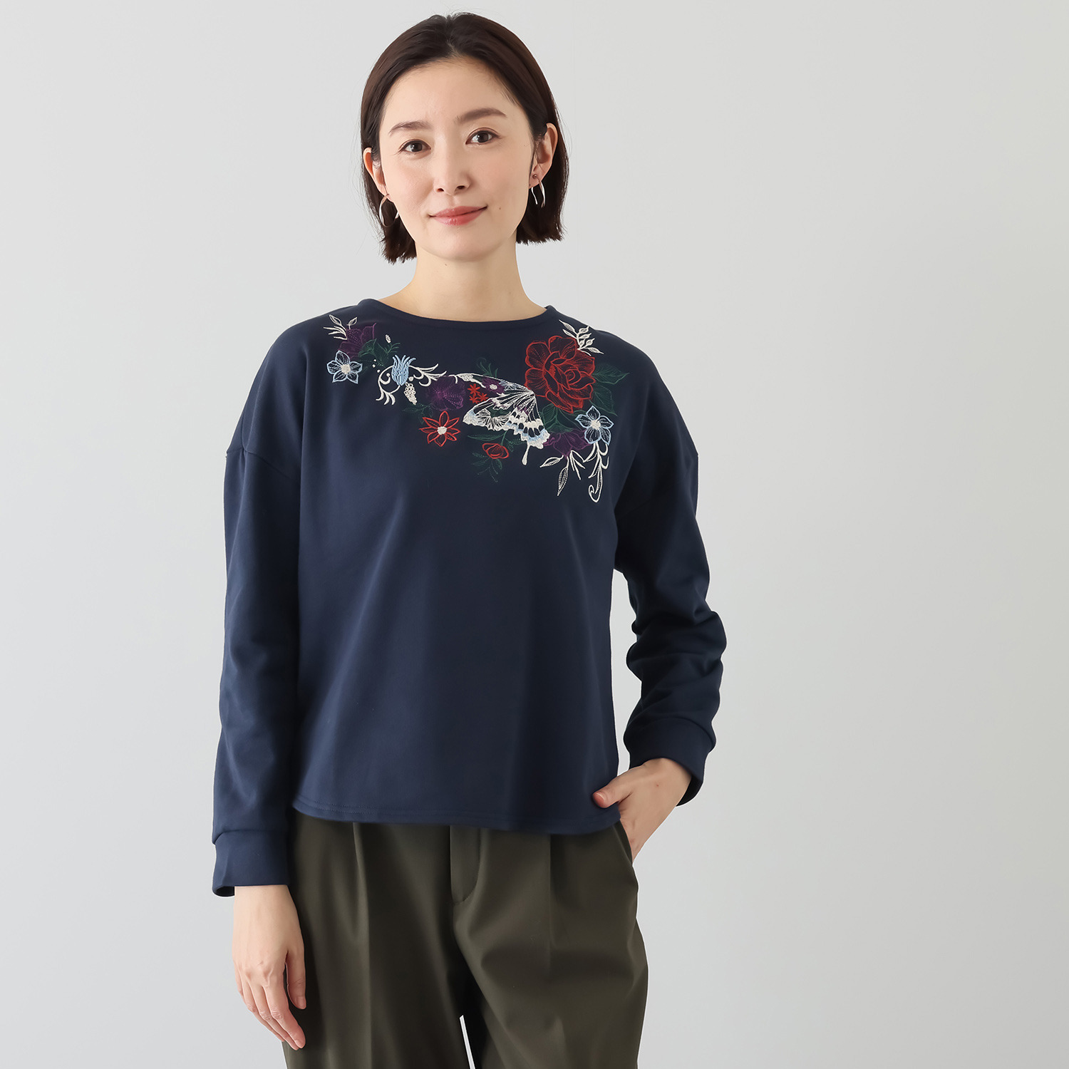 スカラー 花蝶刺しゅう 水玉切替 裏毛プルオーバー