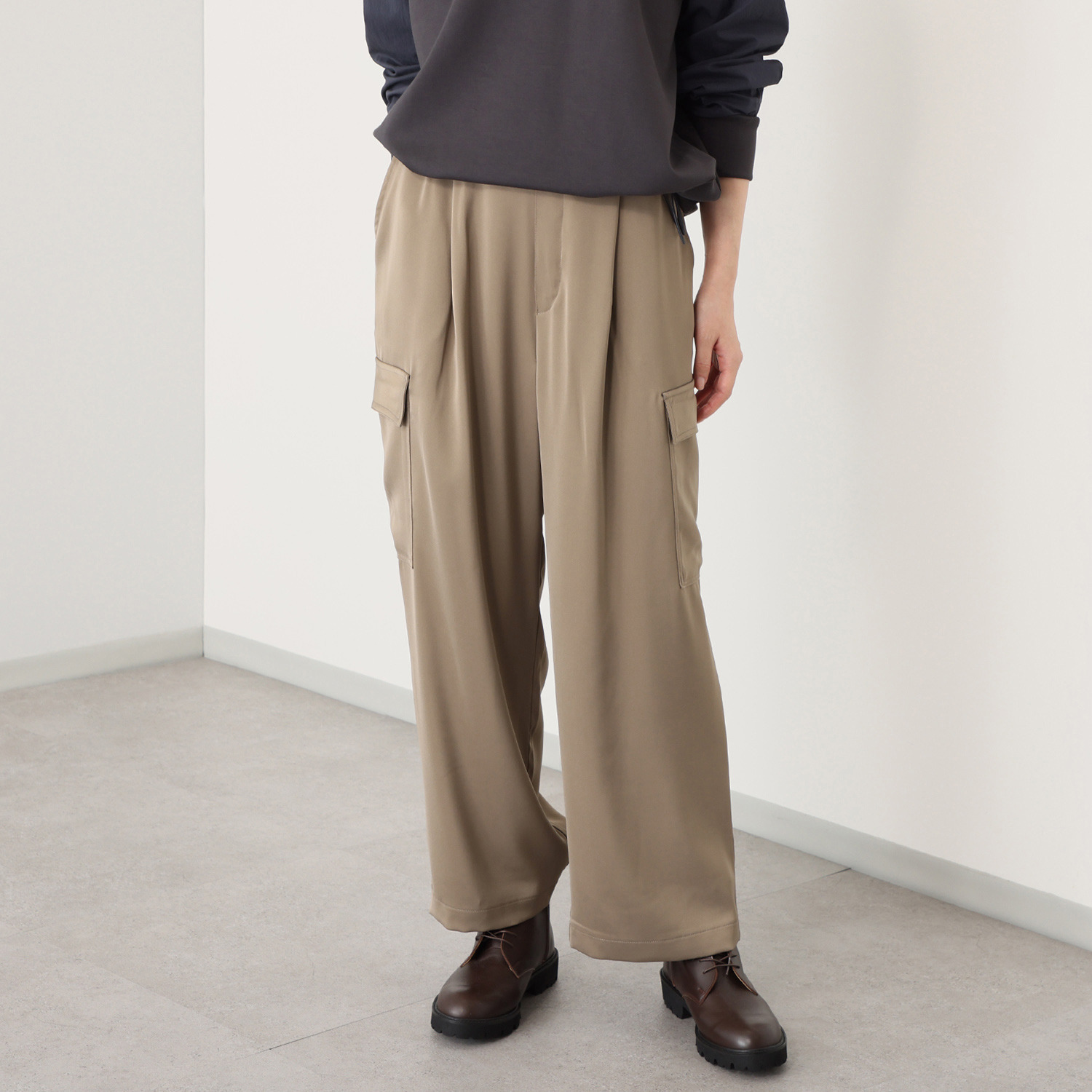 リラリー カーゴパンツ