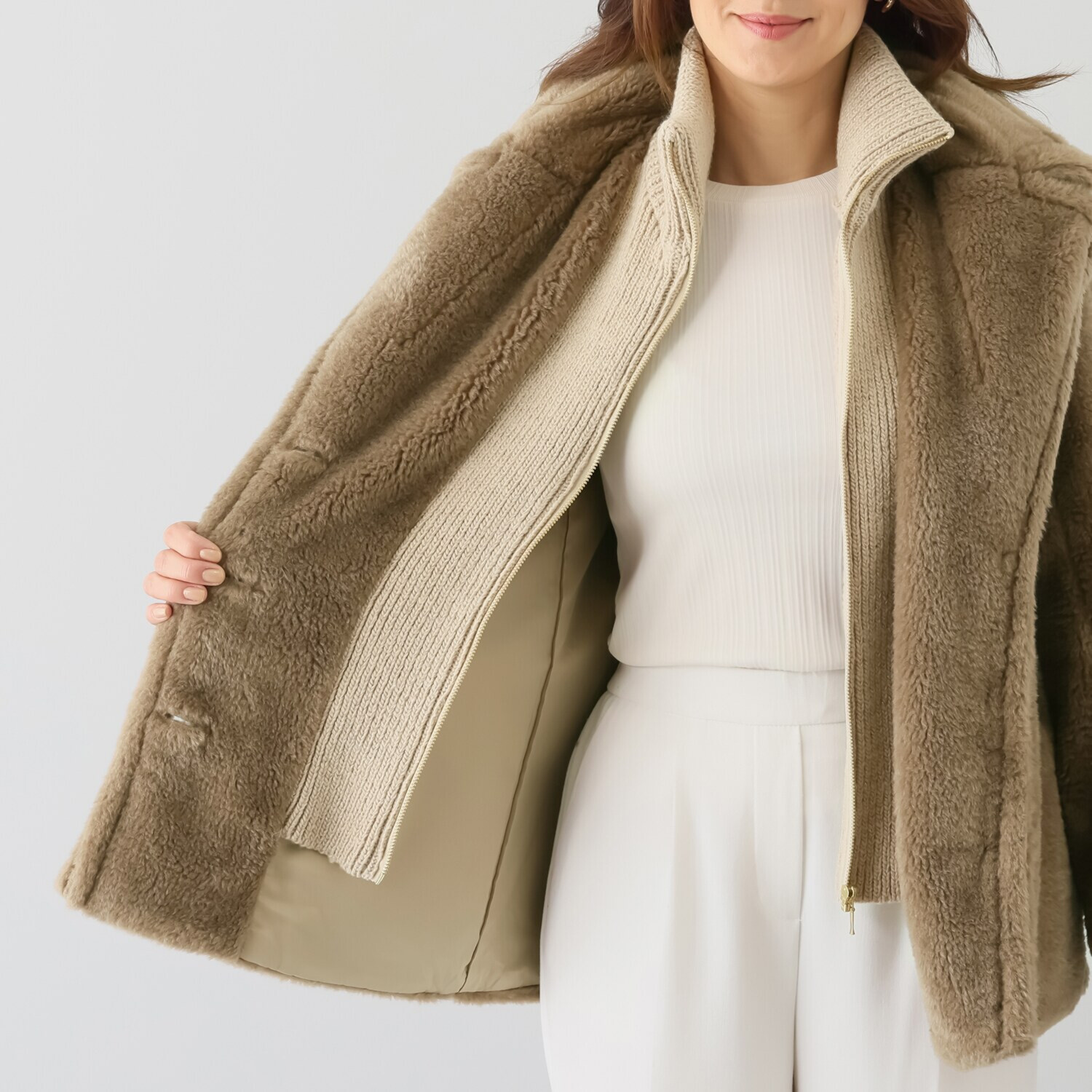 シック　バイ　ネイチャー ニットレイヤード風 フェイクファーコート