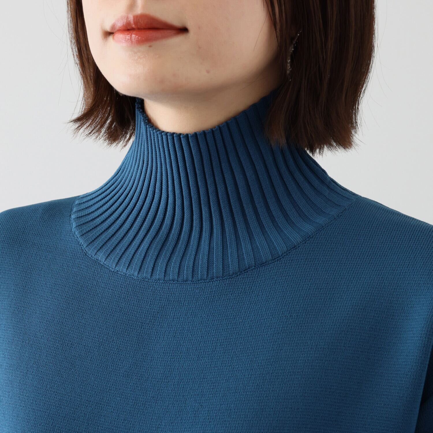 ボン・ブリコラージュ バイ　レイコ・ホウセンジ パリシックな フェイクファーポケット付 ニットワンピース