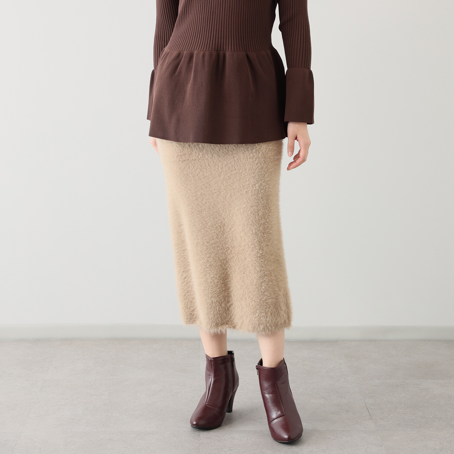 ボン・ブリコラージュ バイ　レイコ・ホウセンジ シャギーでエレガントな ナローニットスカート