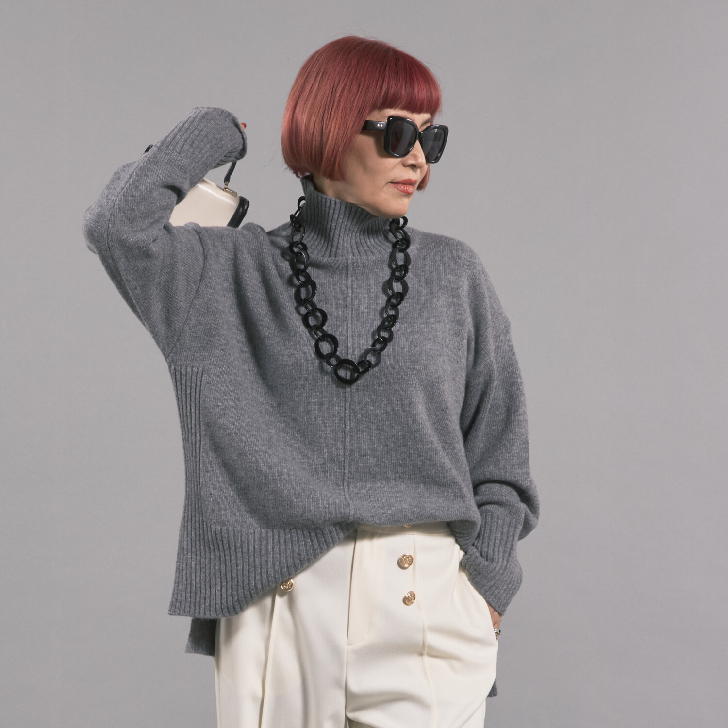 ボン・ブリコラージュ バイ　レイコ・ホウセンジ ラフでゆったり ストレートラインの タートルネック ニットプルオーバー