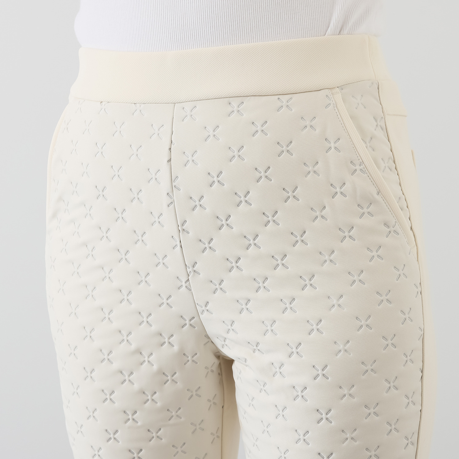 アトリエール 蓄熱保温 マジカルダウン（Ｒ） 裏フリース スリムストレートパンツ