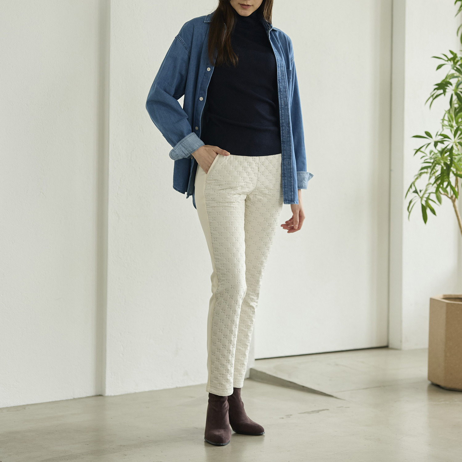 アトリエール 蓄熱保温 マジカルダウン（Ｒ） 裏フリース スリムストレートパンツ