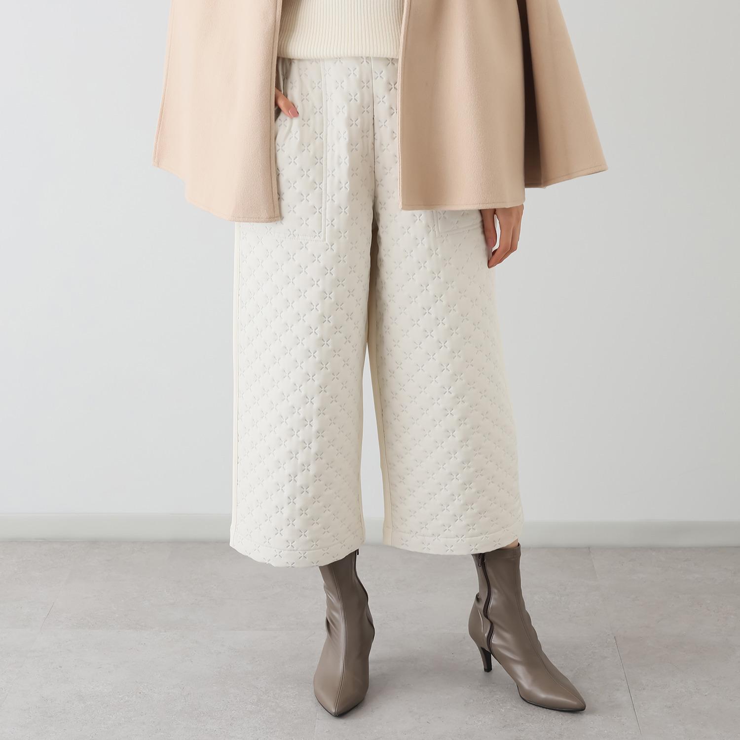 アトリエール 蓄熱保温 マジカルダウン（Ｒ） 裏フリース ワイドパンツ