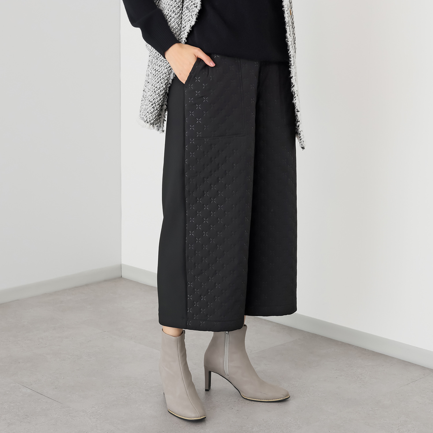 アトリエール 蓄熱保温 マジカルダウン（Ｒ） 裏フリース ワイドパンツ