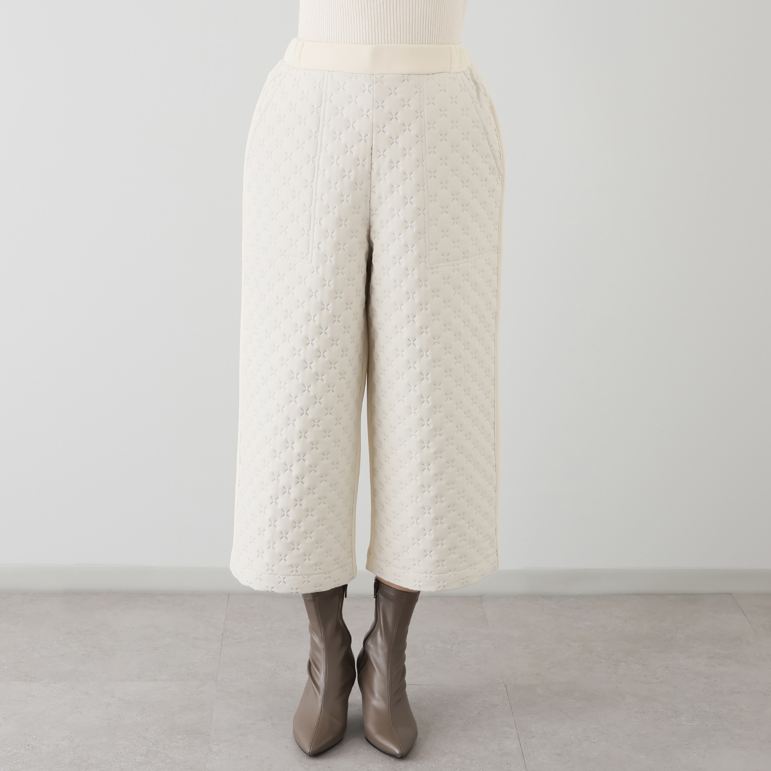 アトリエール 蓄熱保温 マジカルダウン（Ｒ） 裏フリース ワイドパンツ