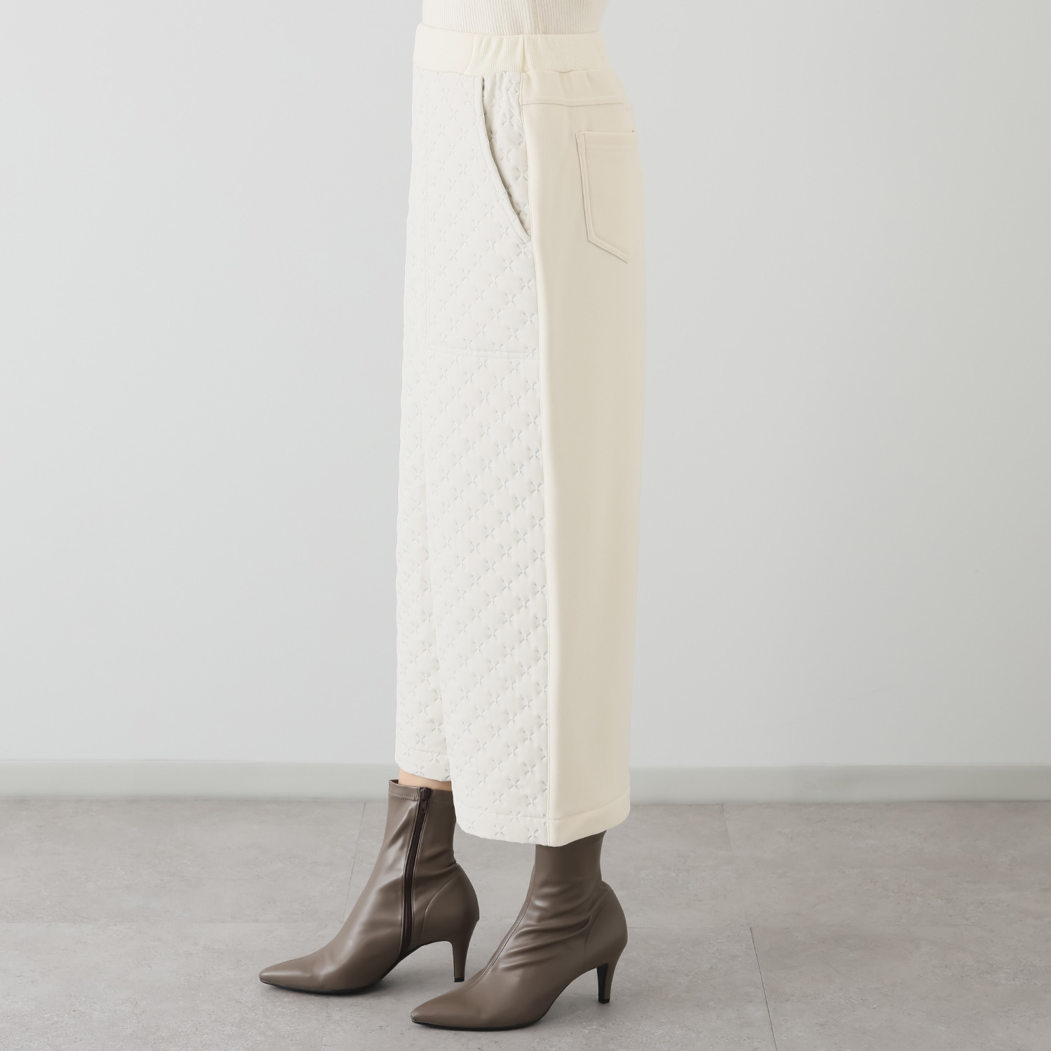 アトリエール 蓄熱保温 マジカルダウン（Ｒ） 裏フリース ワイドパンツ