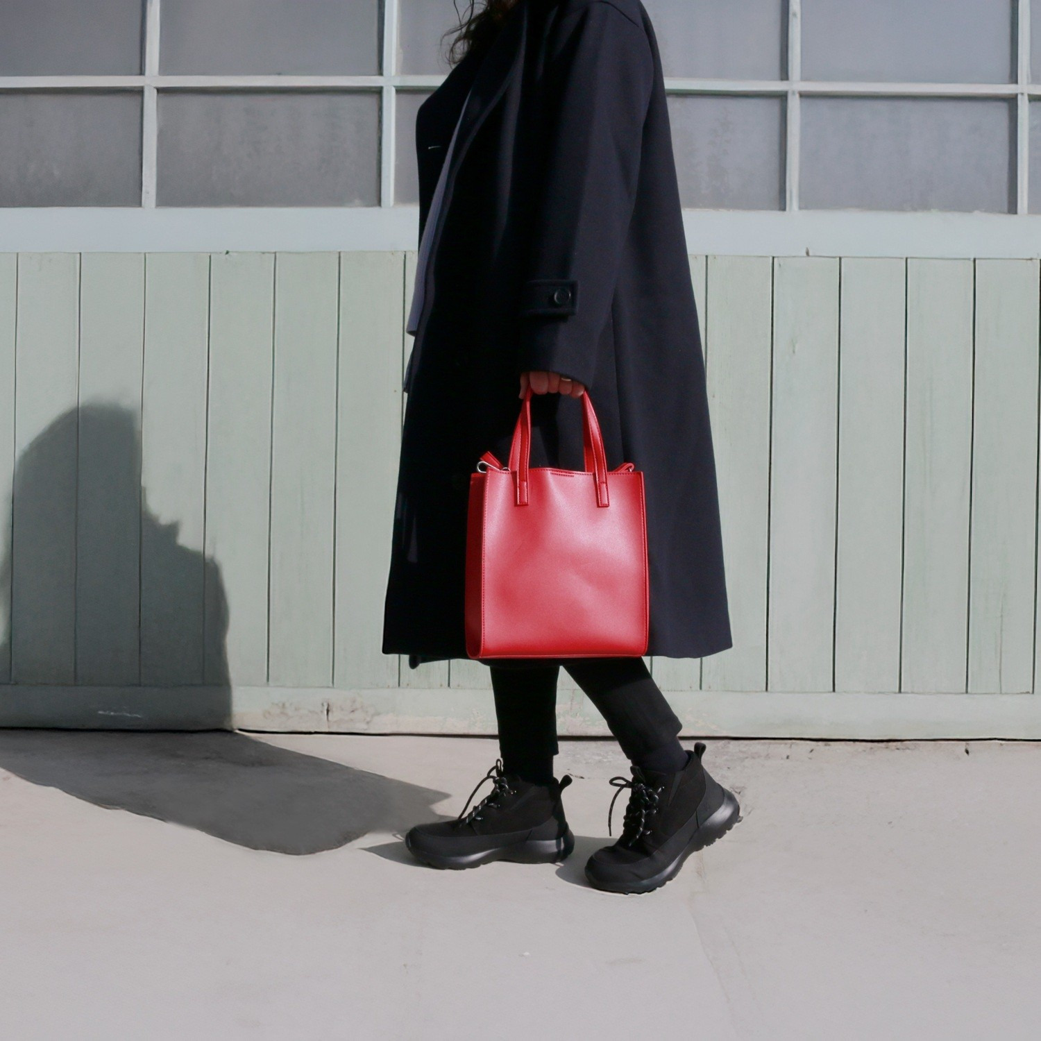 ビュース 雨の日も晴れの日もＯＫ！ 快適軽量ボリュームソール ミッドカットスニーカー