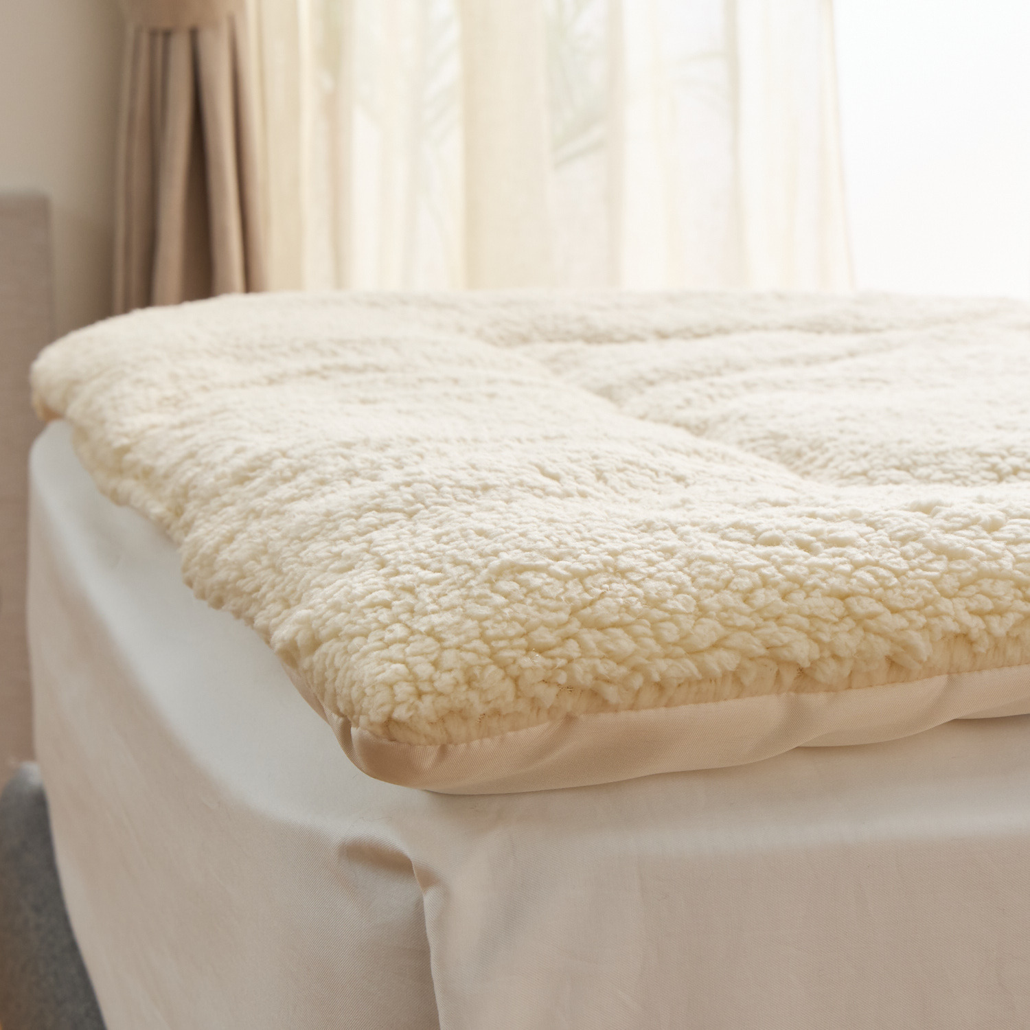 大津毛織 吸湿発熱ホットテックス 中わた入り シープ調 モコモコボリューム 敷きパッド ＜シングル＞