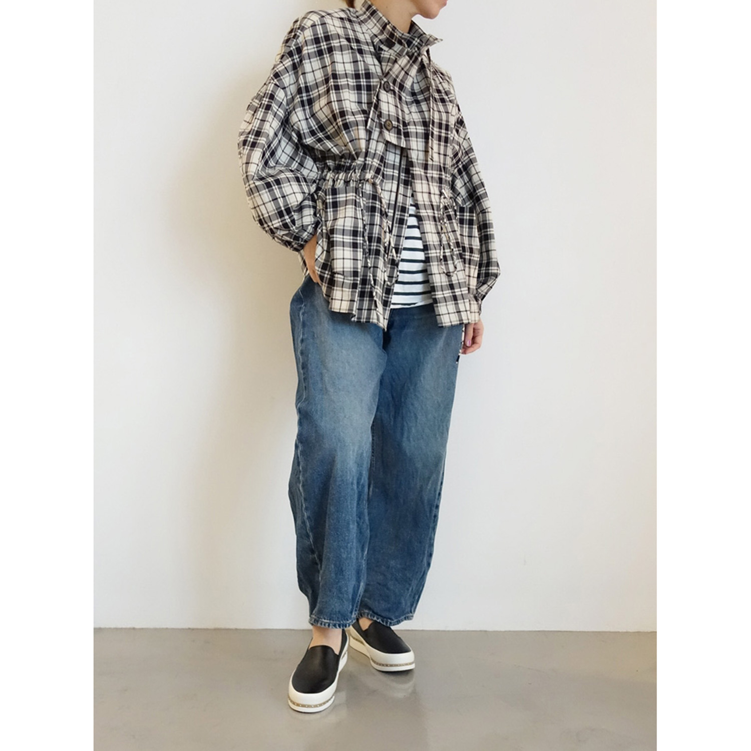 ブソラ 中も外もオールレザー 軽さを追求！ 山羊革 スタッズアクセント スリッポンシューズ