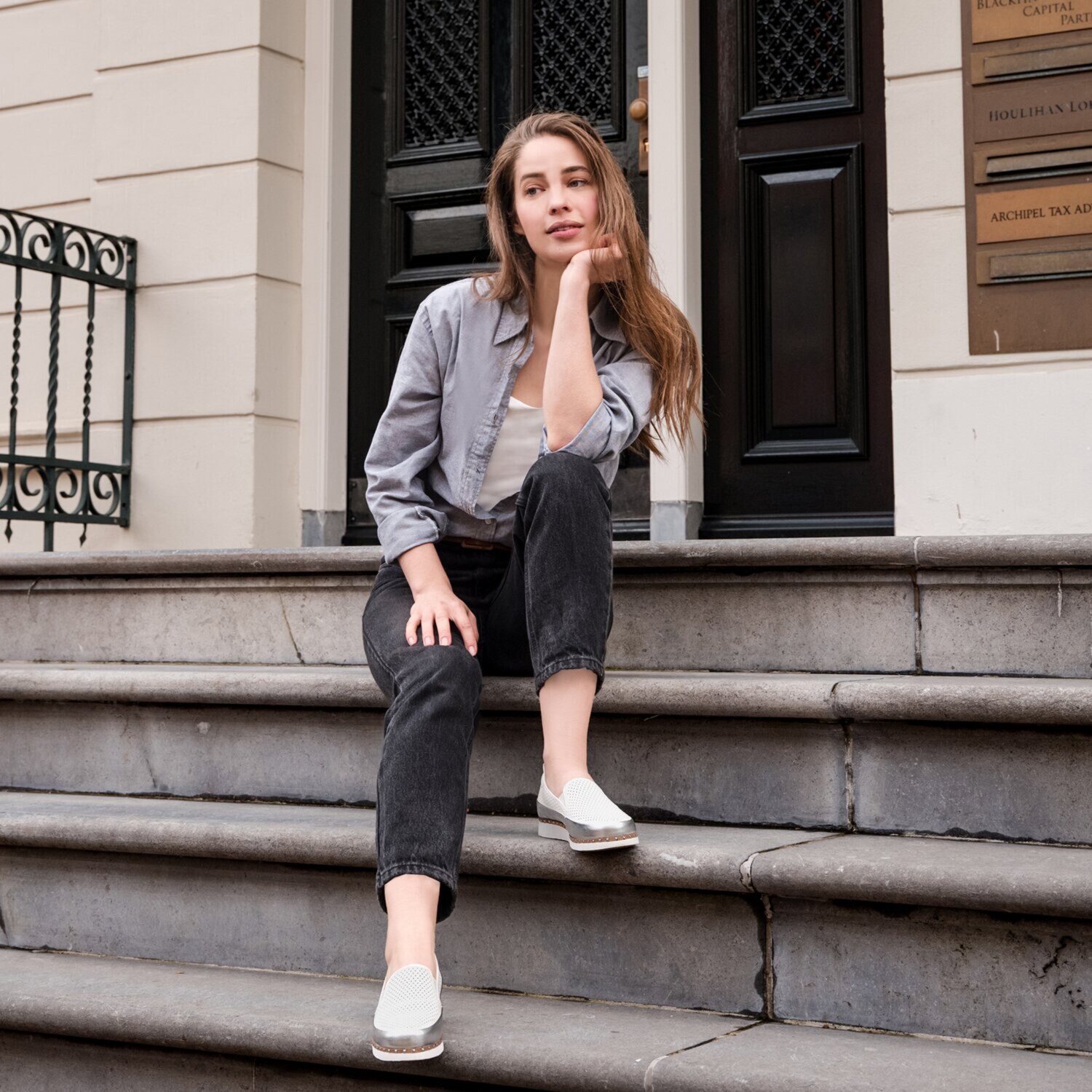 ブソラ 中も外もオールレザー 軽さを追求！ 山羊革 スタッズアクセント スリッポンシューズ