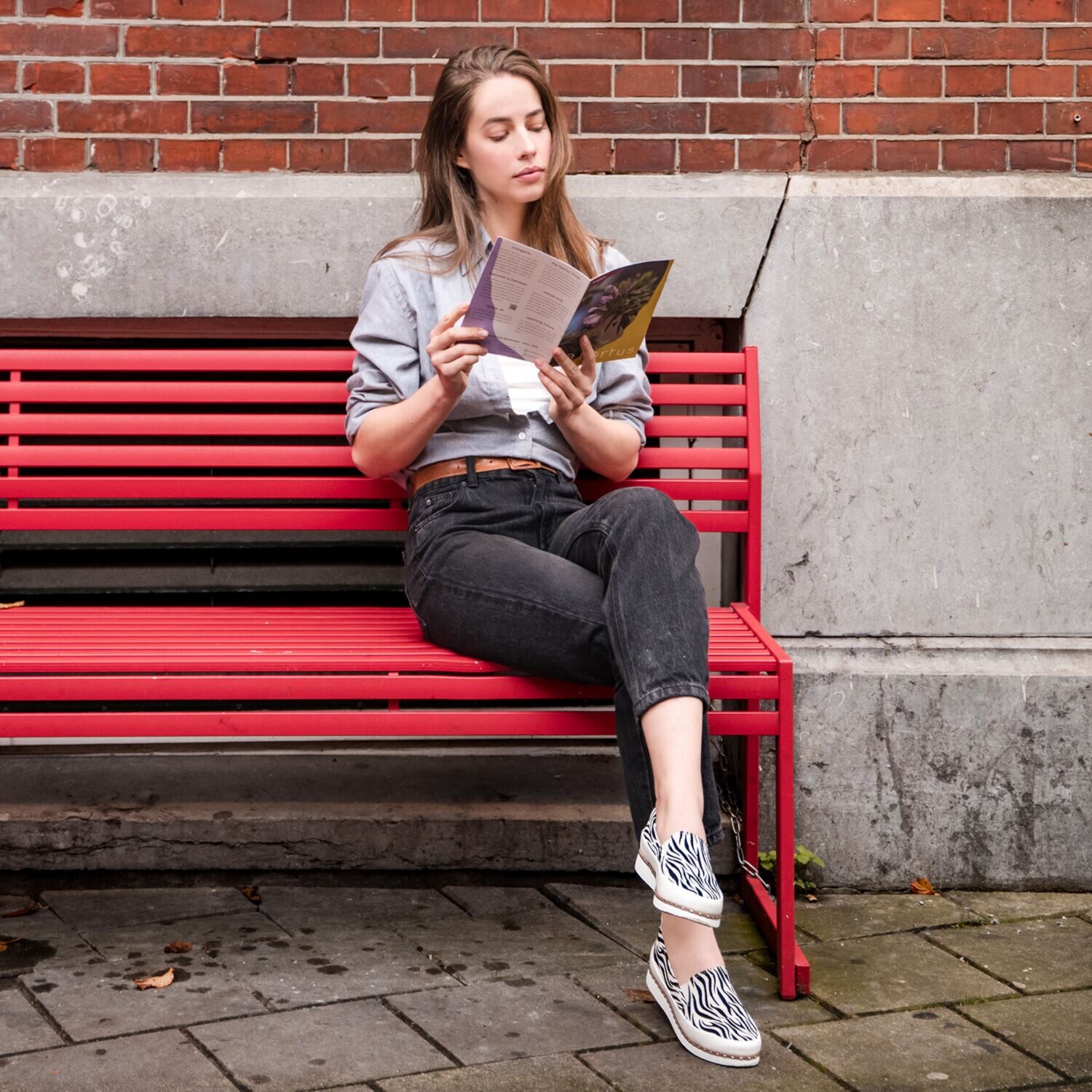 ブソラ 中も外もオールレザー 軽さを追求！ 山羊革 スタッズアクセント スリッポンシューズ