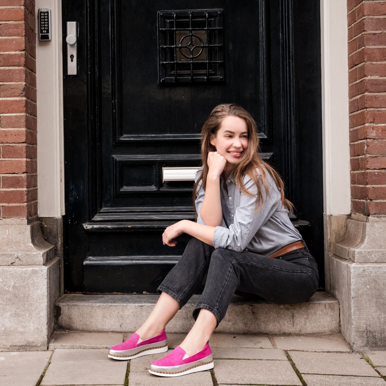 ブソラ 中も外もオールレザー 軽さを追求！ 山羊革 スタッズアクセント スリッポンシューズ