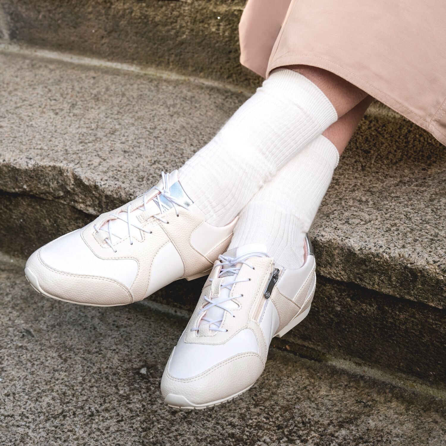 ブソラ はっ水 山羊革＆牛革コンビ スニーカリーナ