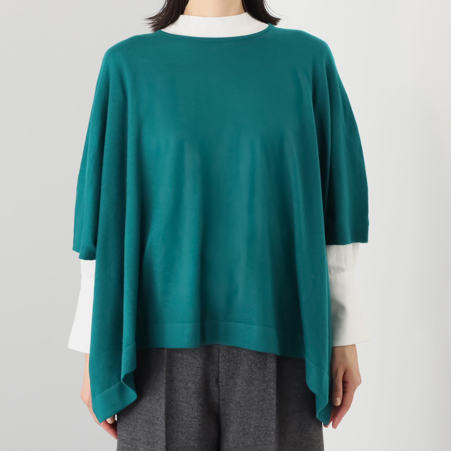 アキ　オザワ まとうだけで季節感を演出 ニットケープで いつものわたしを新しく “ＫＵＭＩＫＯ”