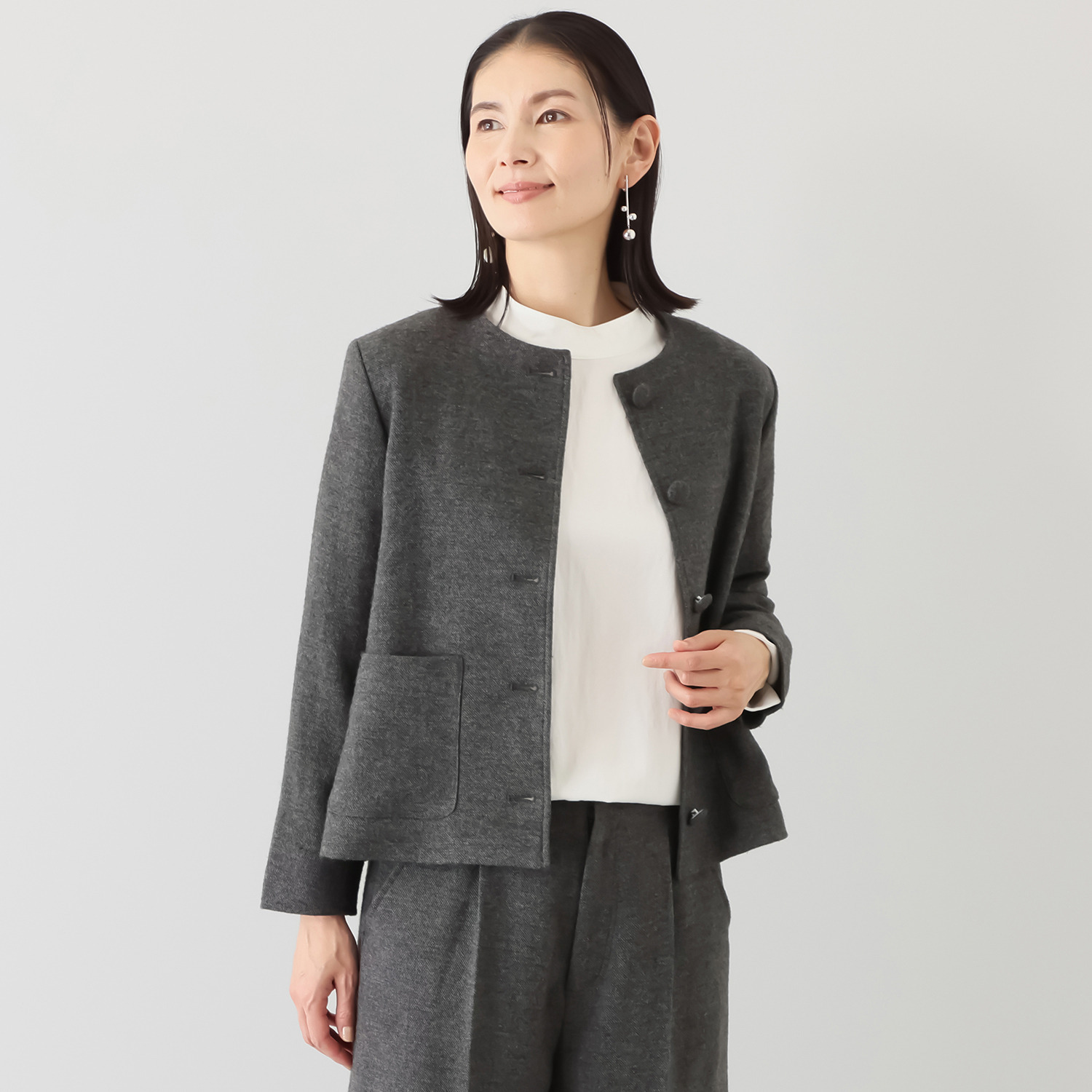 アキ　オザワ 柔らかくしなやかに 美しくフォルム整う クラシカルジャケット “ＳＡＮＡ”