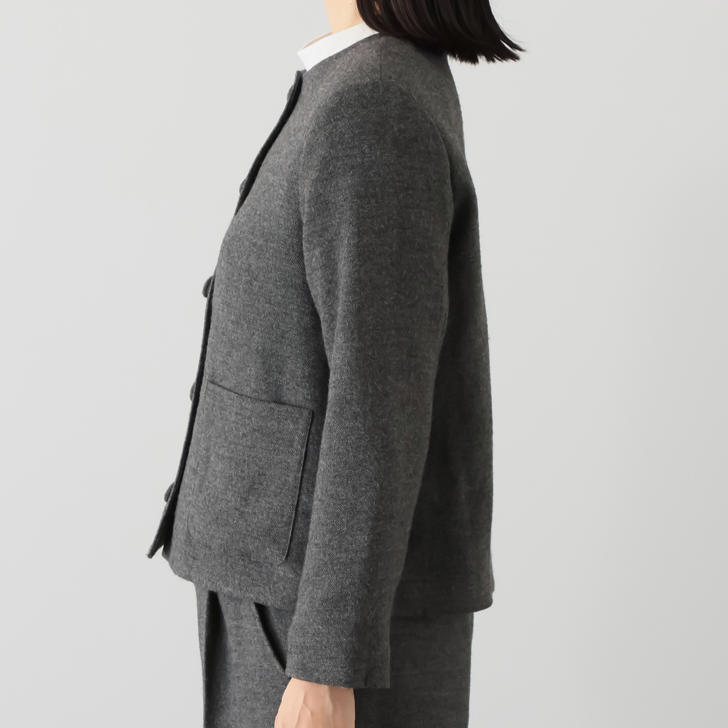 アキ　オザワ 柔らかくしなやかに 美しくフォルム整う クラシカルジャケット “ＳＡＮＡ”