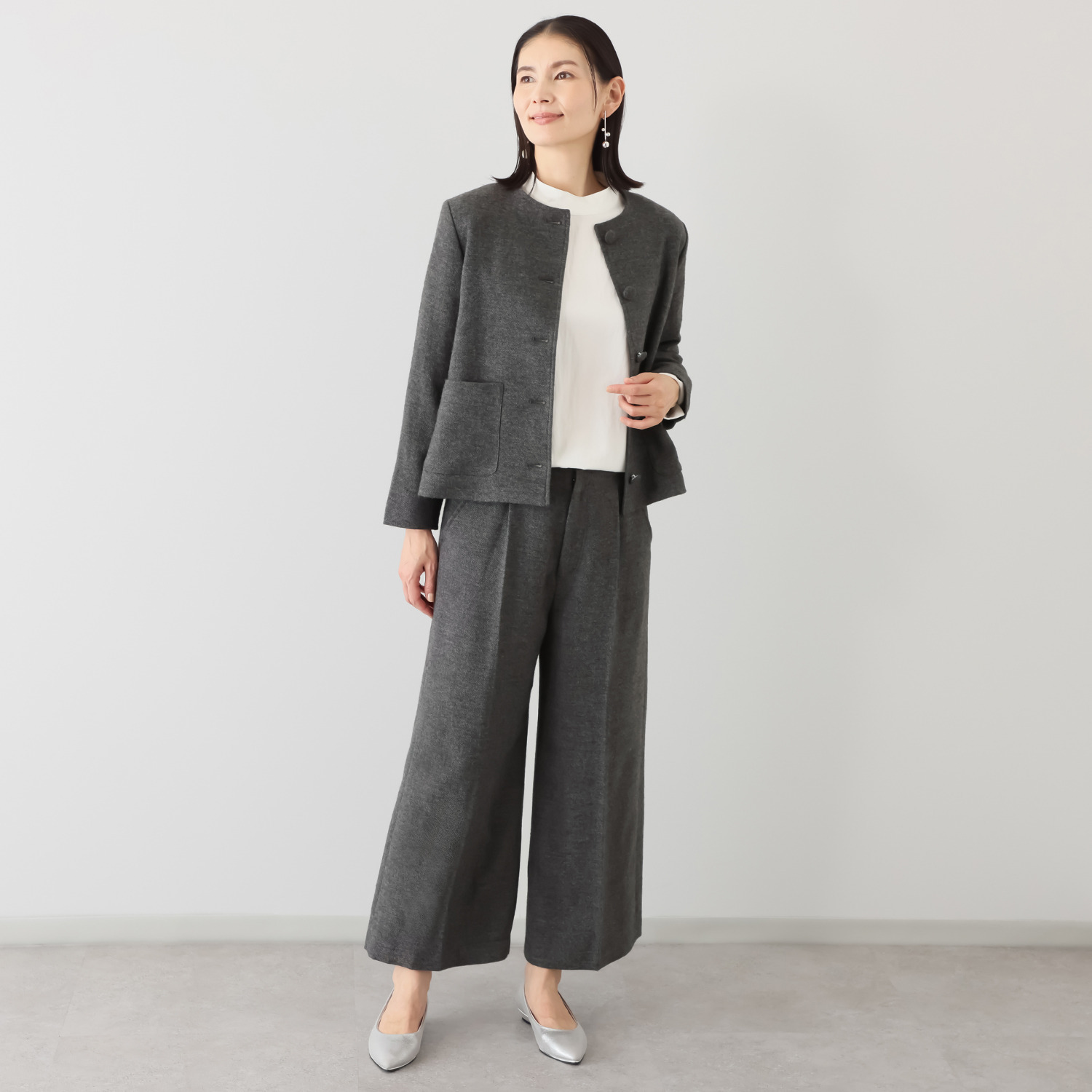 アキ　オザワ 柔らかくしなやかに 美しくフォルム整う クラシカルジャケット “ＳＡＮＡ”