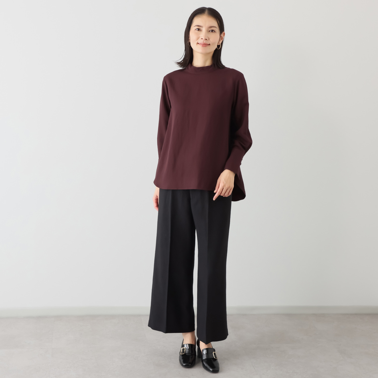 アキ　オザワ ベーシックかつクラシカル 美しい手元で魅せる 上品とろみブラウス “ＨＡＮＡ”