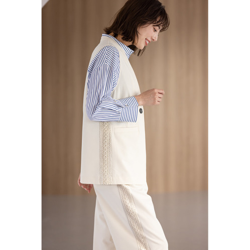 ラヴィーコンフォート レース＆立ち襟アクセント エッジの効いた 大人のストレッチジレ