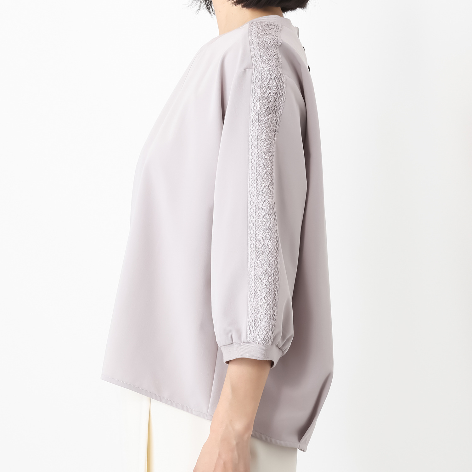 ラヴィーコンフォート コクーンシルエット＆ レースアクセント 大人の甘辛ミックス ストレッチプルオーバー