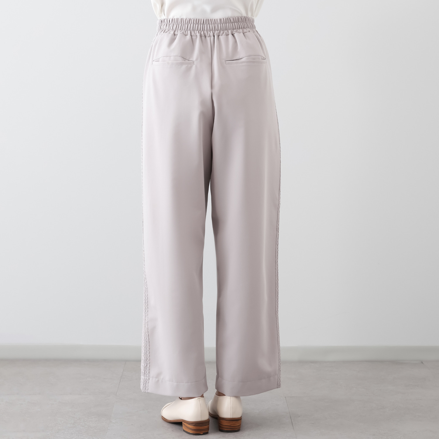 ラヴィーコンフォート レースラインアクセント 素晴らしい落ち感がある ストレッチイージーパンツ